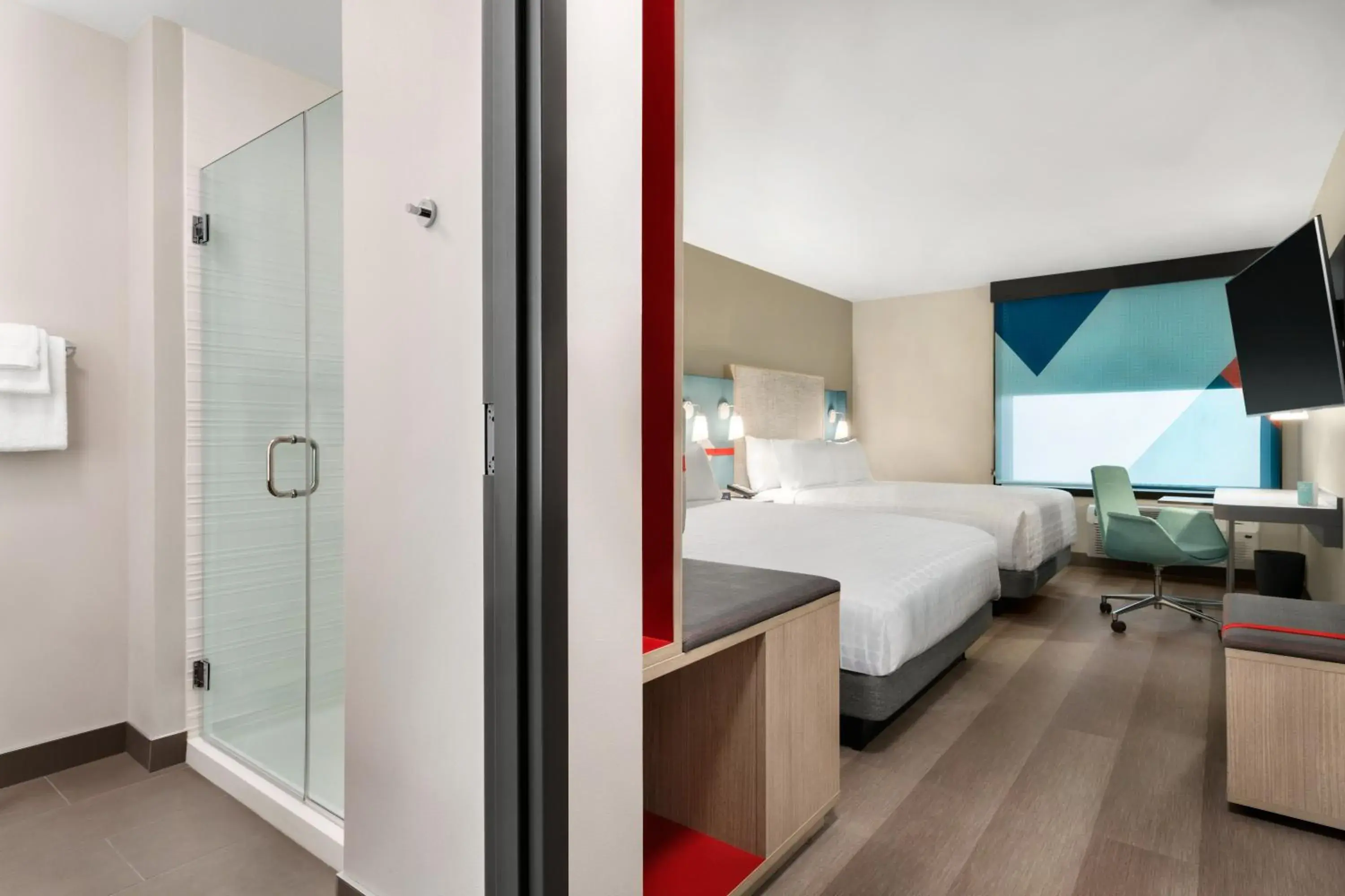 Shower, Bed in Avid Hotel Cedar Rapids South - Arpt Area by IHG Shower, Bed in Avid Hotel Cedar Rapids South - Arpt Area by IHG