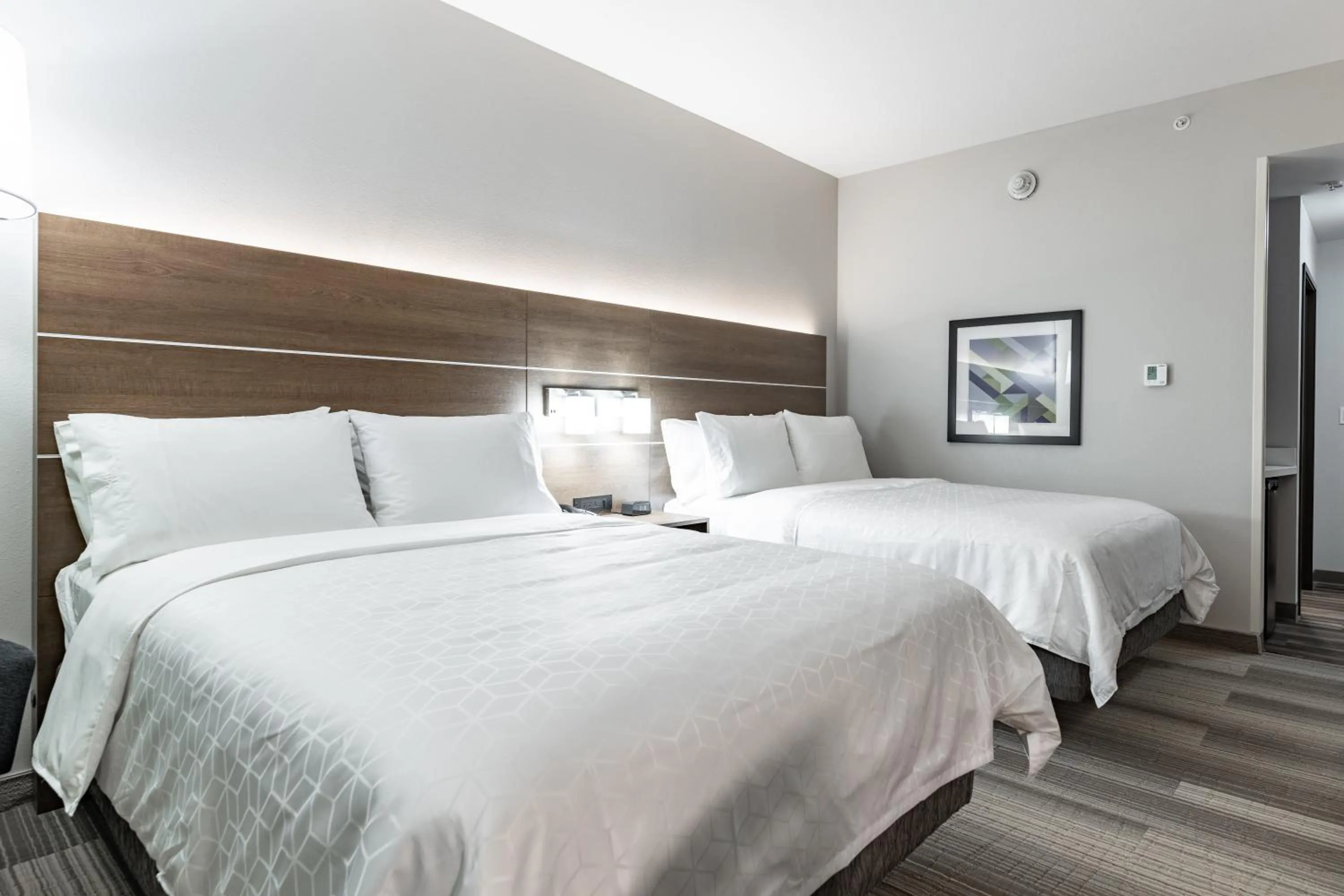 Bedroom, Bed in Holiday Inn Express & Suites - Moundsville by IHG