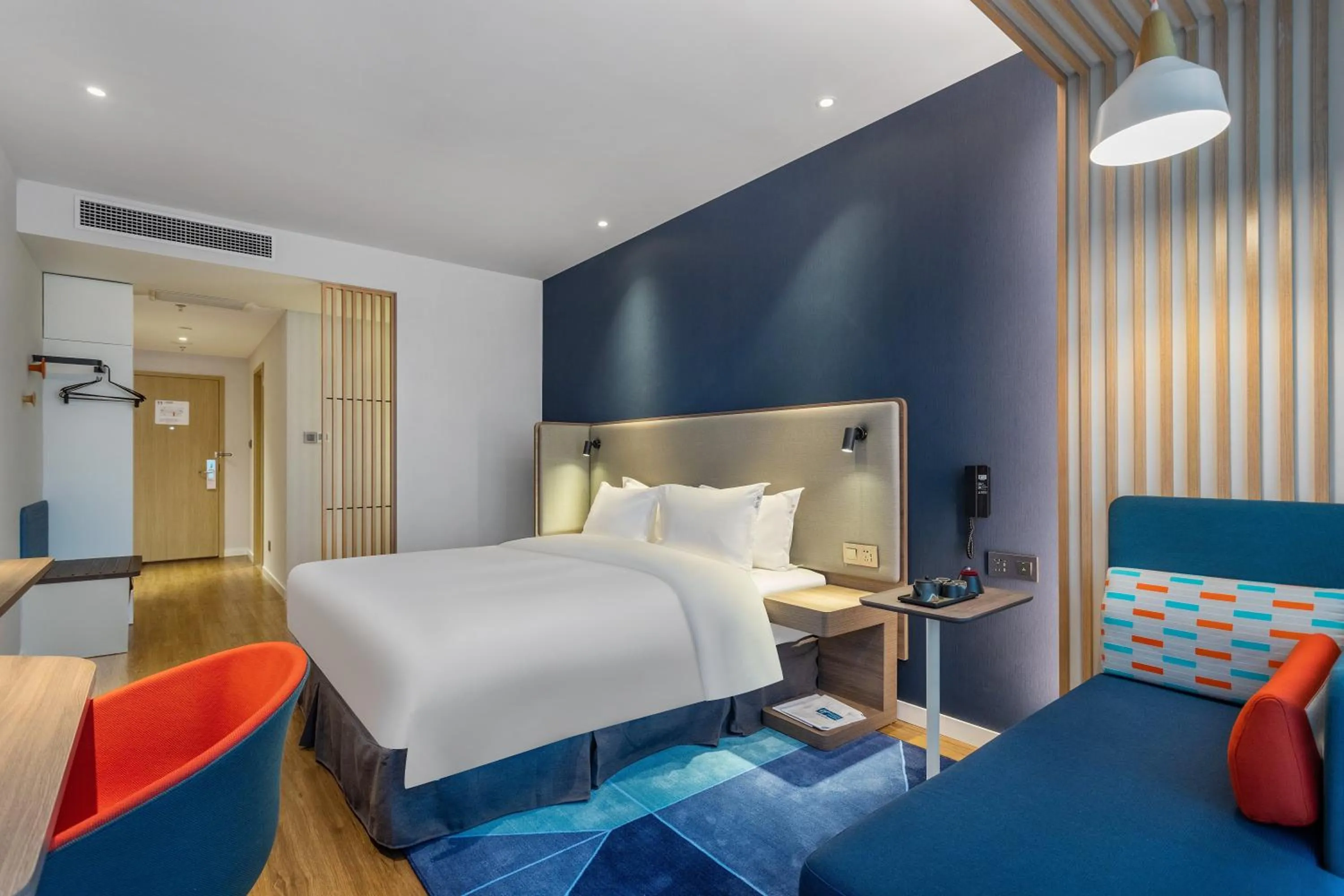 Photo of the whole room, Bed in Holiday Inn Express Dali Xiaguan by IHG