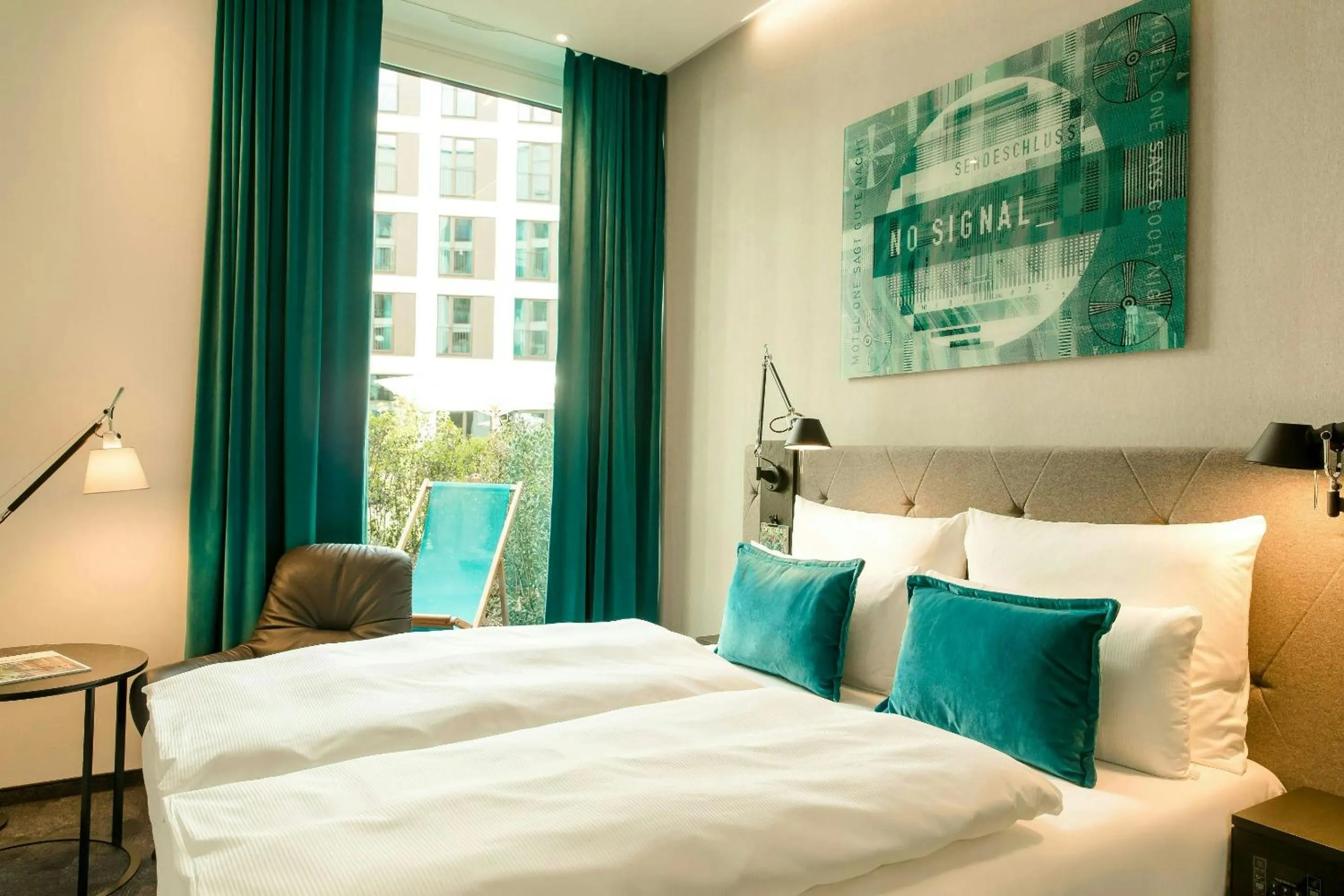 Balcony/Terrace, Bed in Motel One Köln-Messe
