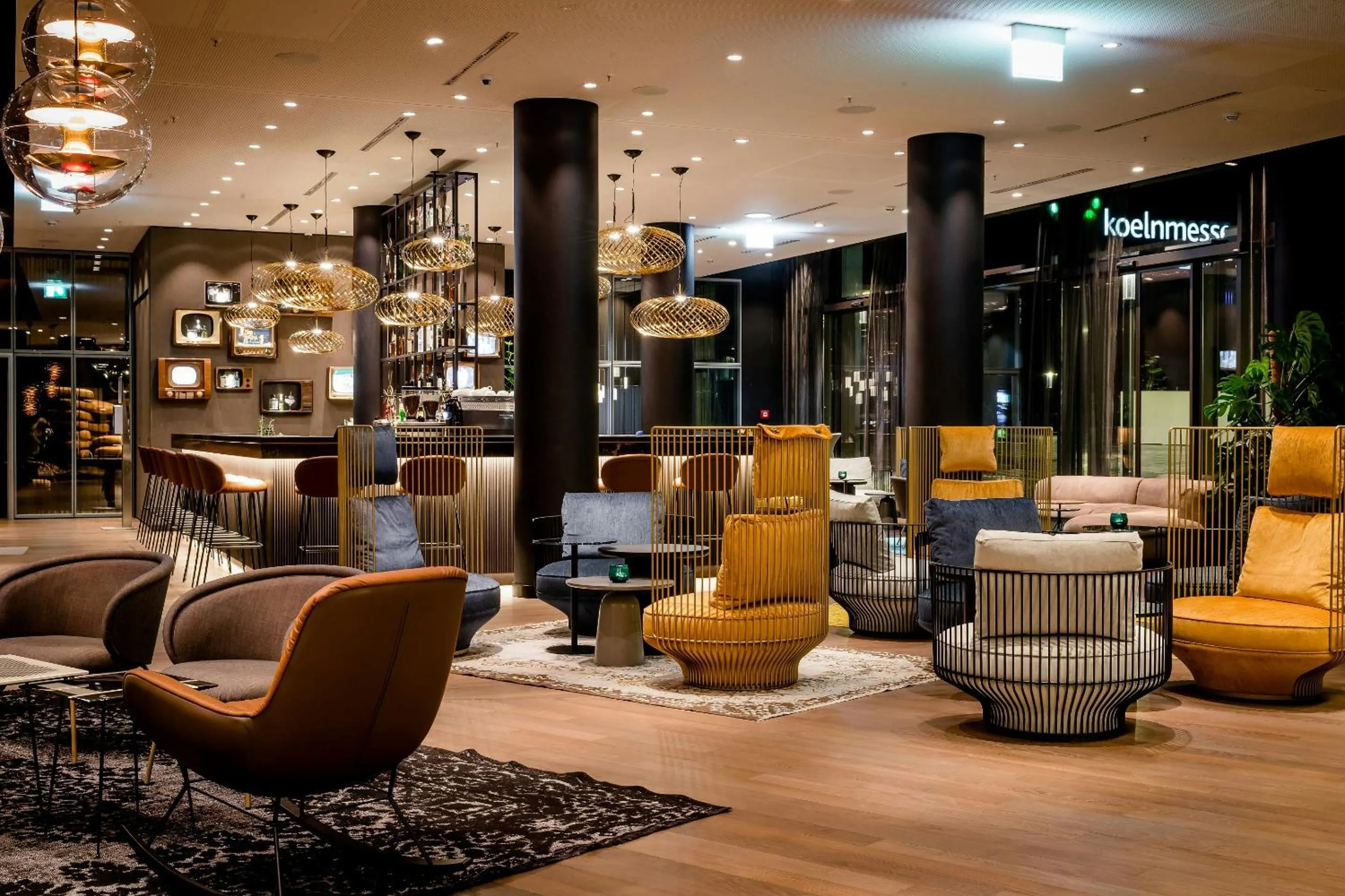 Lounge or bar in Motel One Köln-Messe