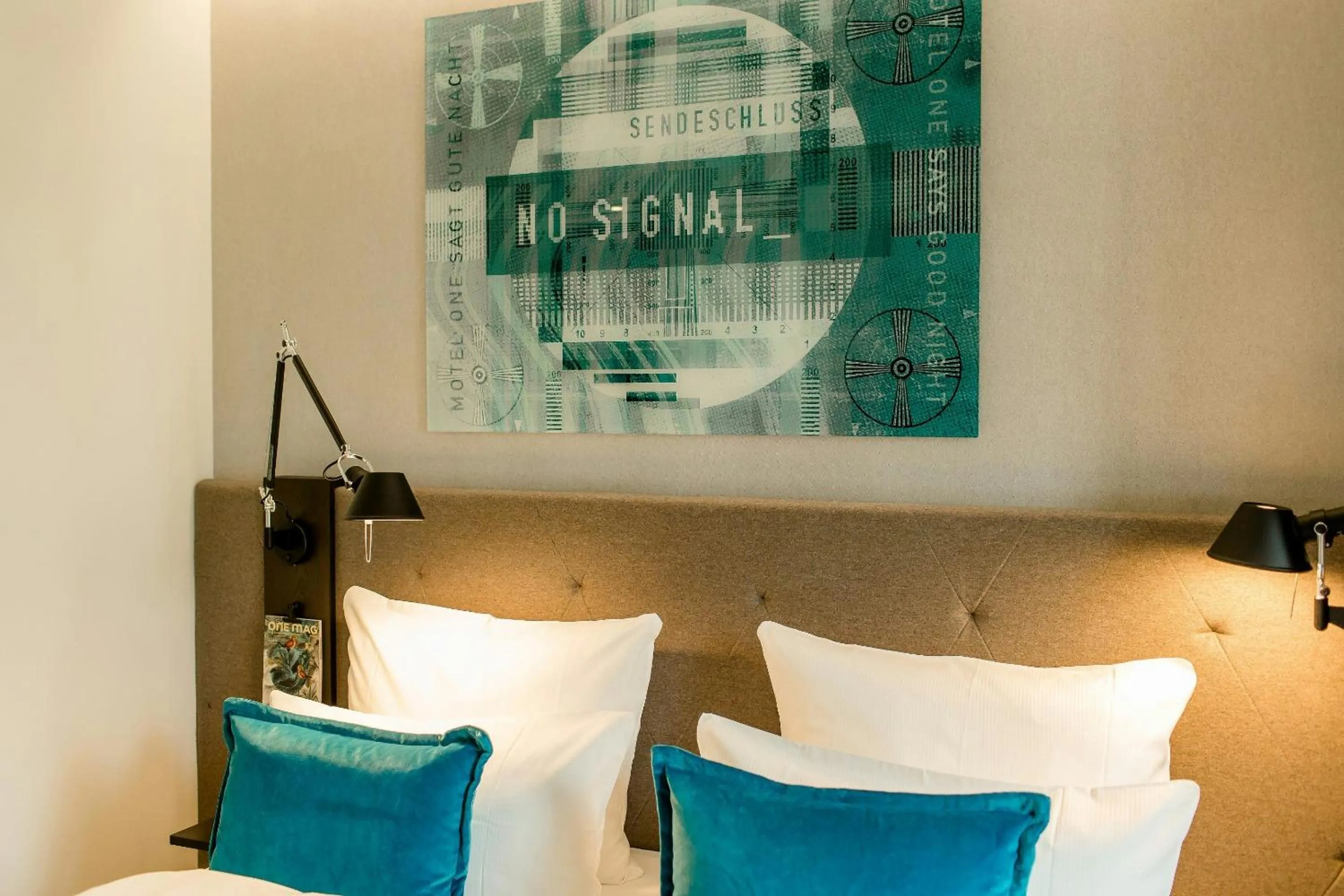 Photo of the whole room in Motel One Köln-Messe