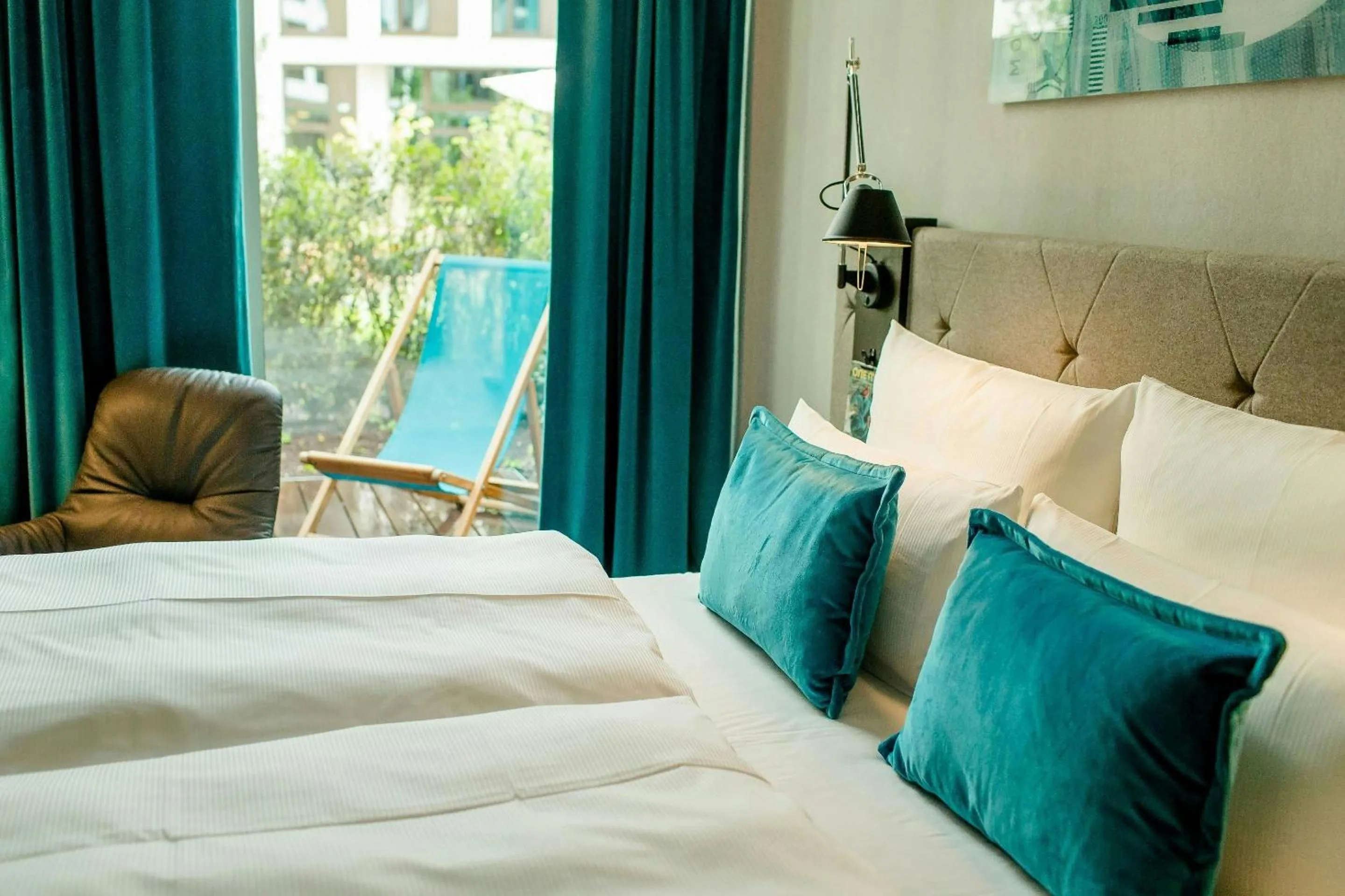 Balcony/Terrace, Bed in Motel One Köln-Messe
