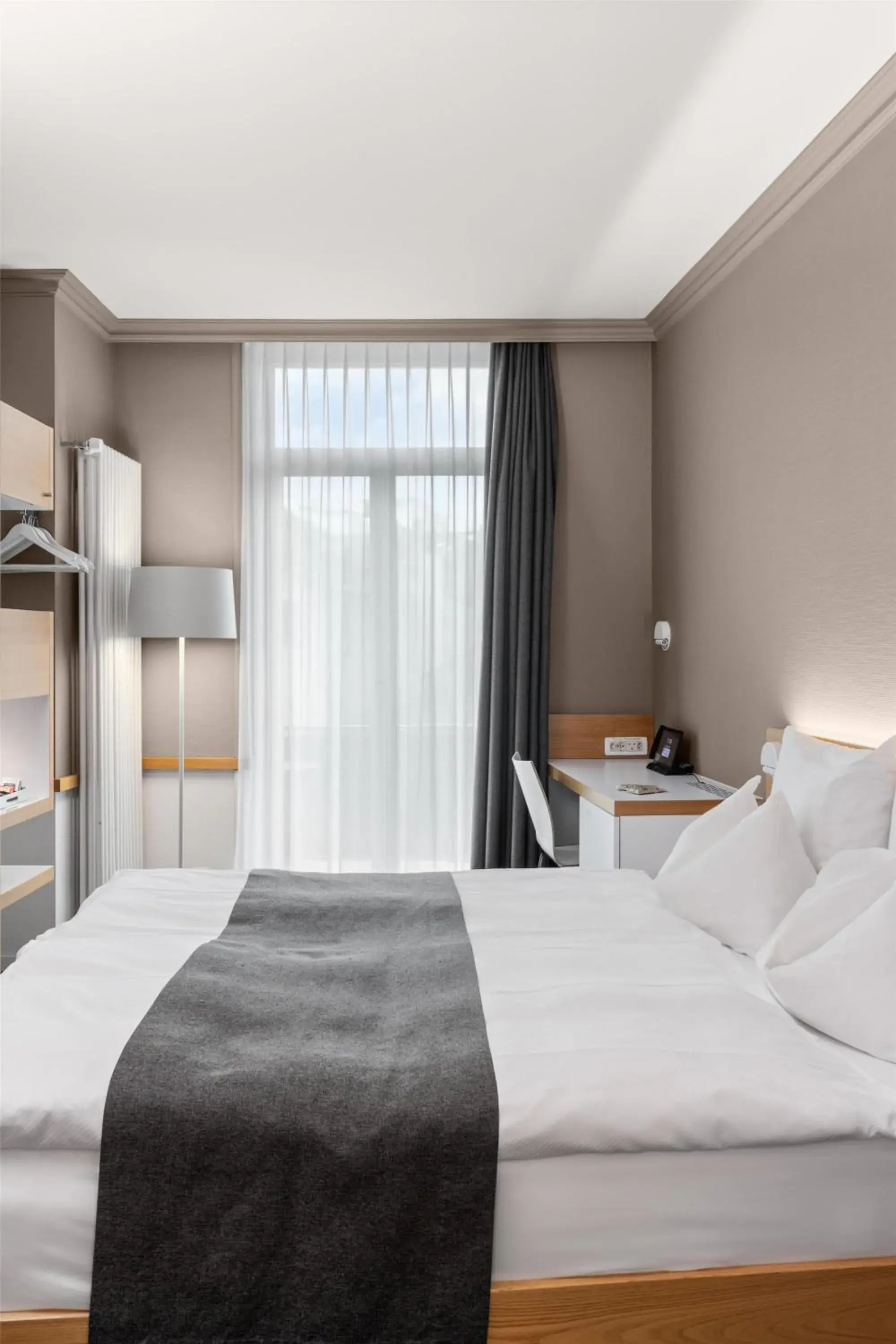 Bedroom, Bed in Best Western Plus Hotel Zürcherhof Bedroom, Bed in Best Western Plus Hotel Zürcherhof