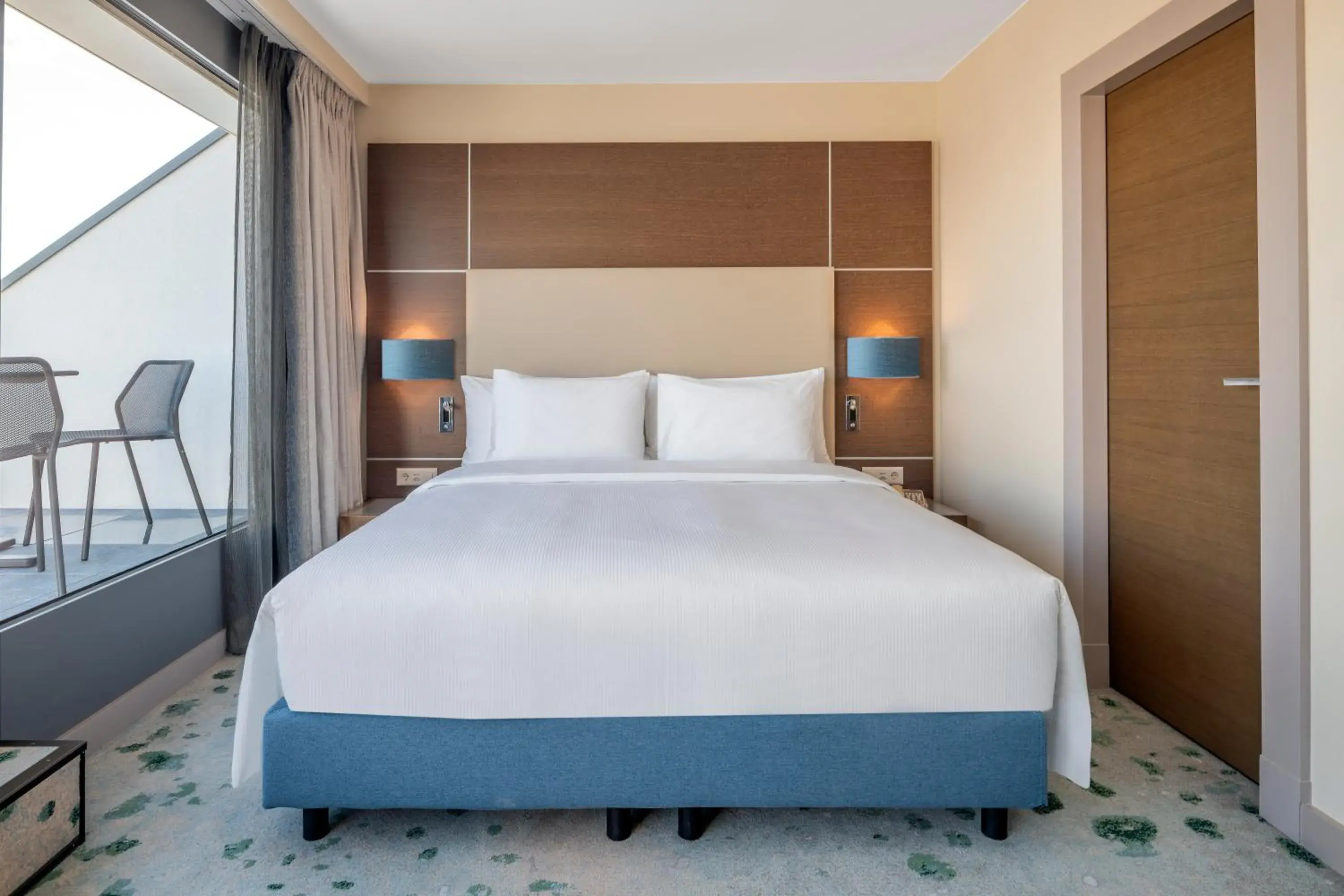 Bedroom, Bed in Hilton Geneva Hotel and Conference Centre Bedroom, Bed in Hilton Geneva Hotel and Conference Centre