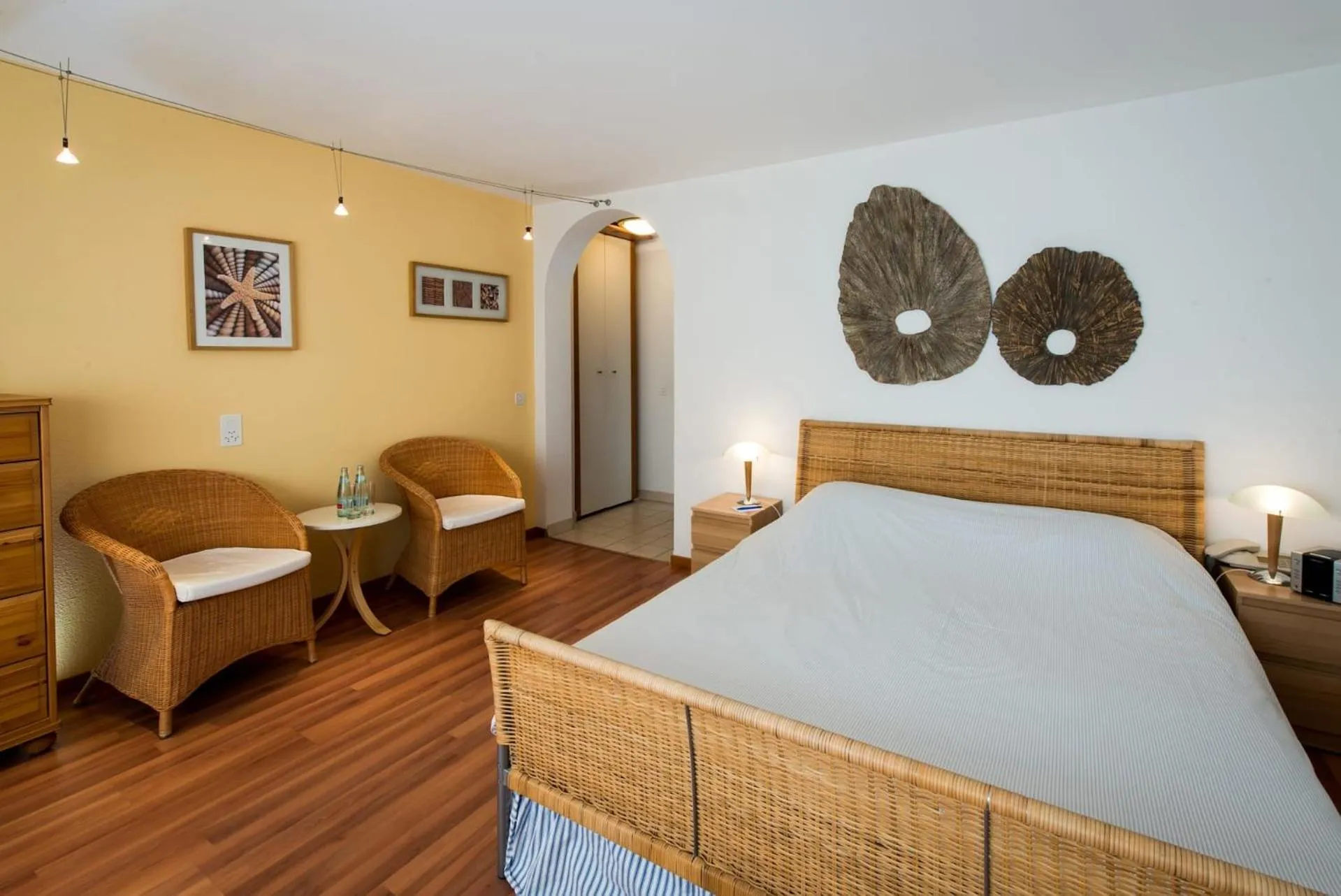 Bed in Badehotel Salina Maris – Wellness & Vintage