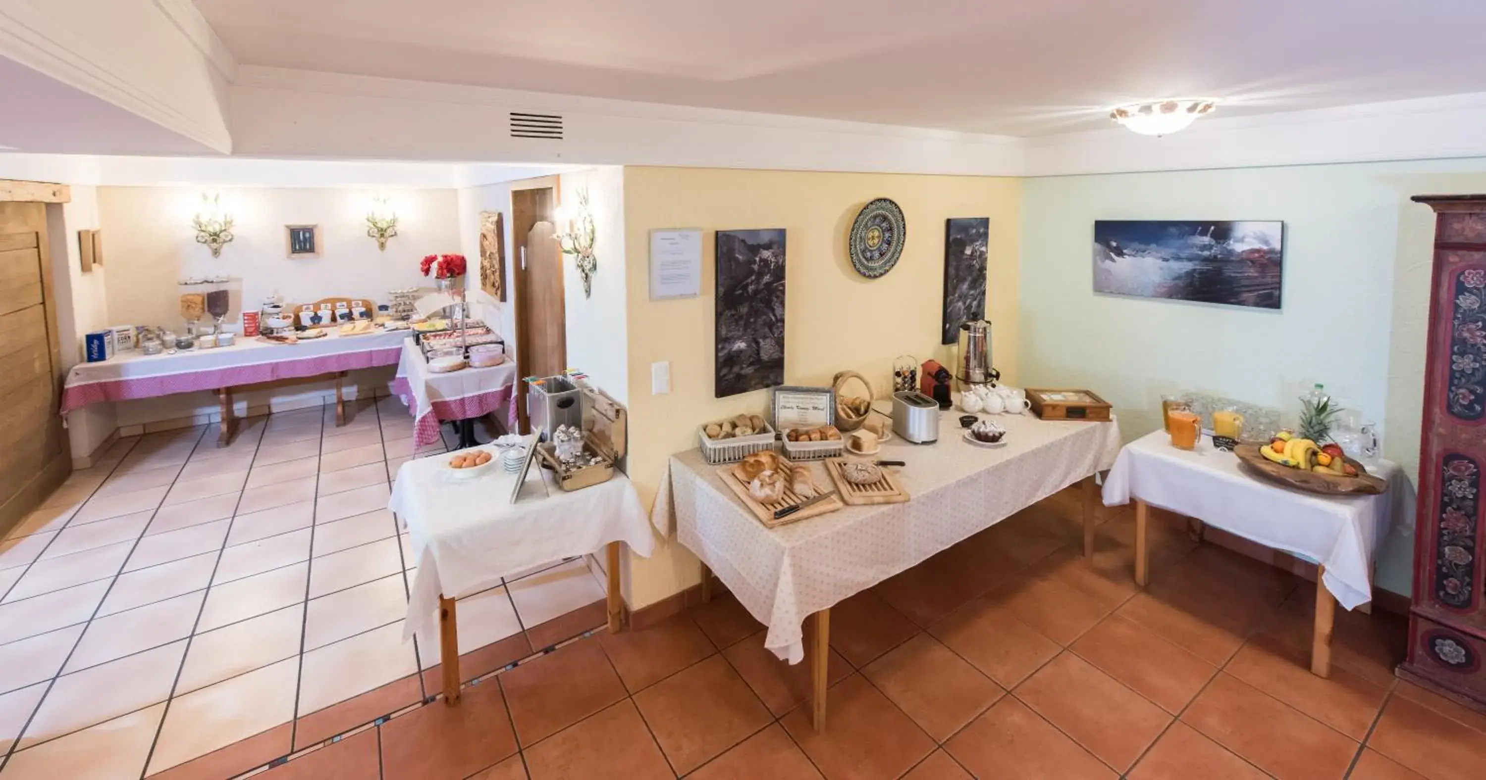 Buffet breakfast in Badehotel Salina Maris – Wellness & Vintage Buffet breakfast in Badehotel Salina Maris – Wellness & Vintage