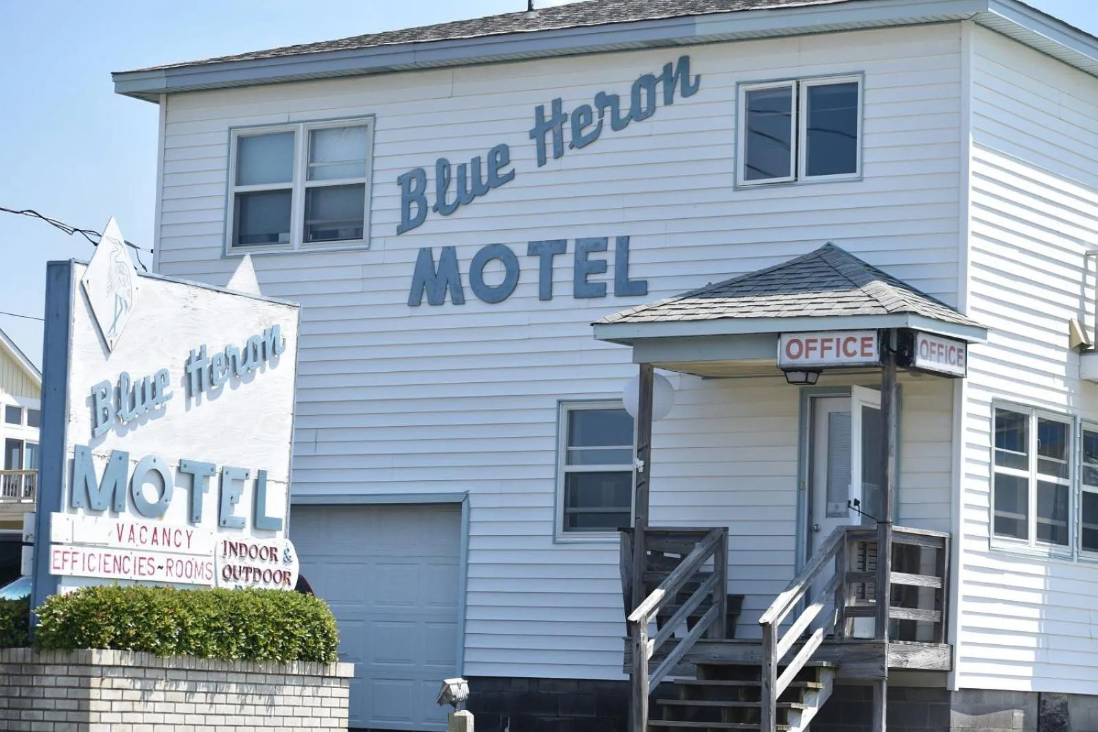 Property building in Blue Heron Motel