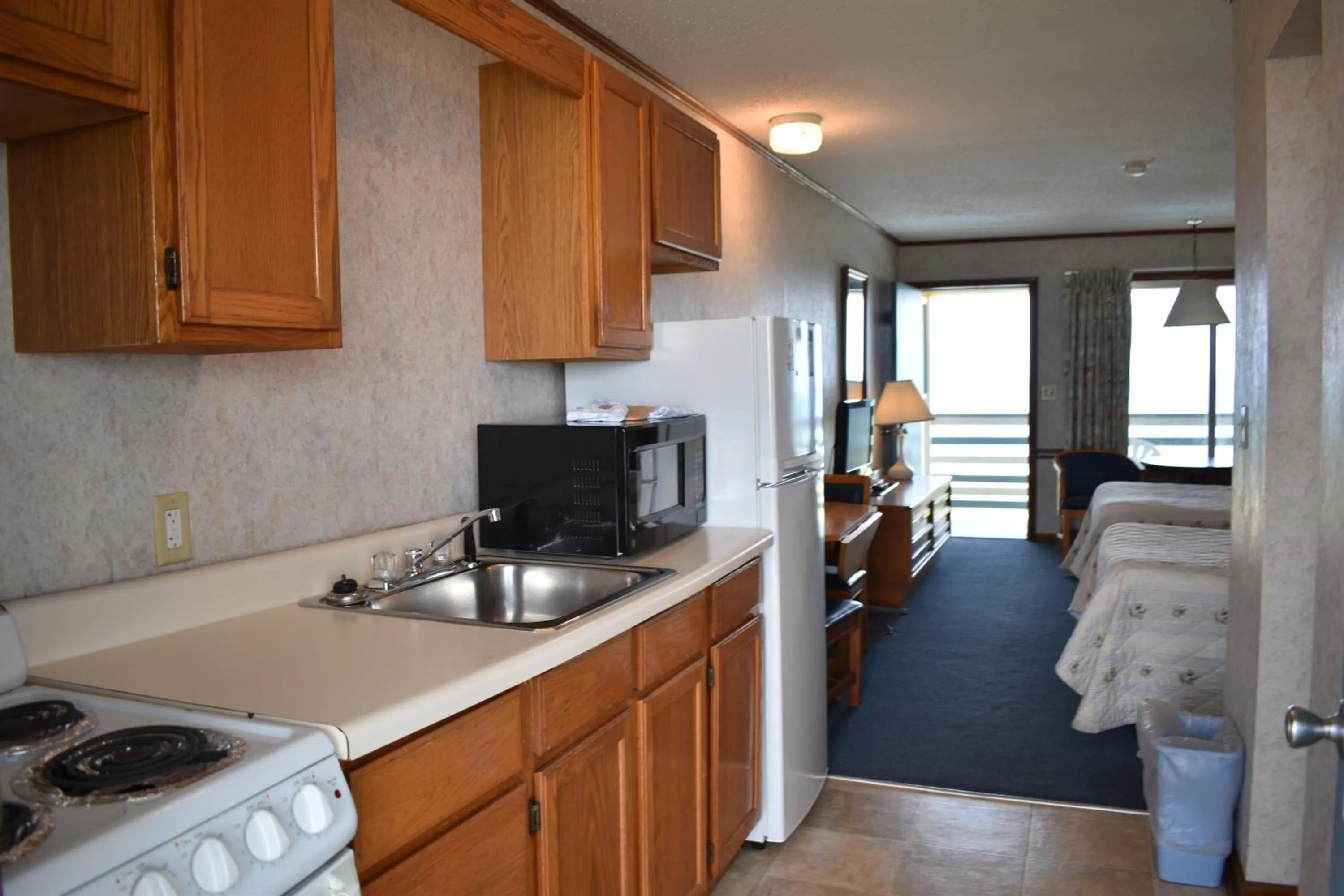 Kitchen or kitchenette in Blue Heron Motel
