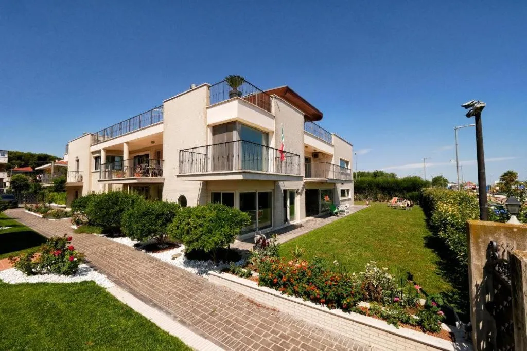 Property building in il Sorriso di Angelina