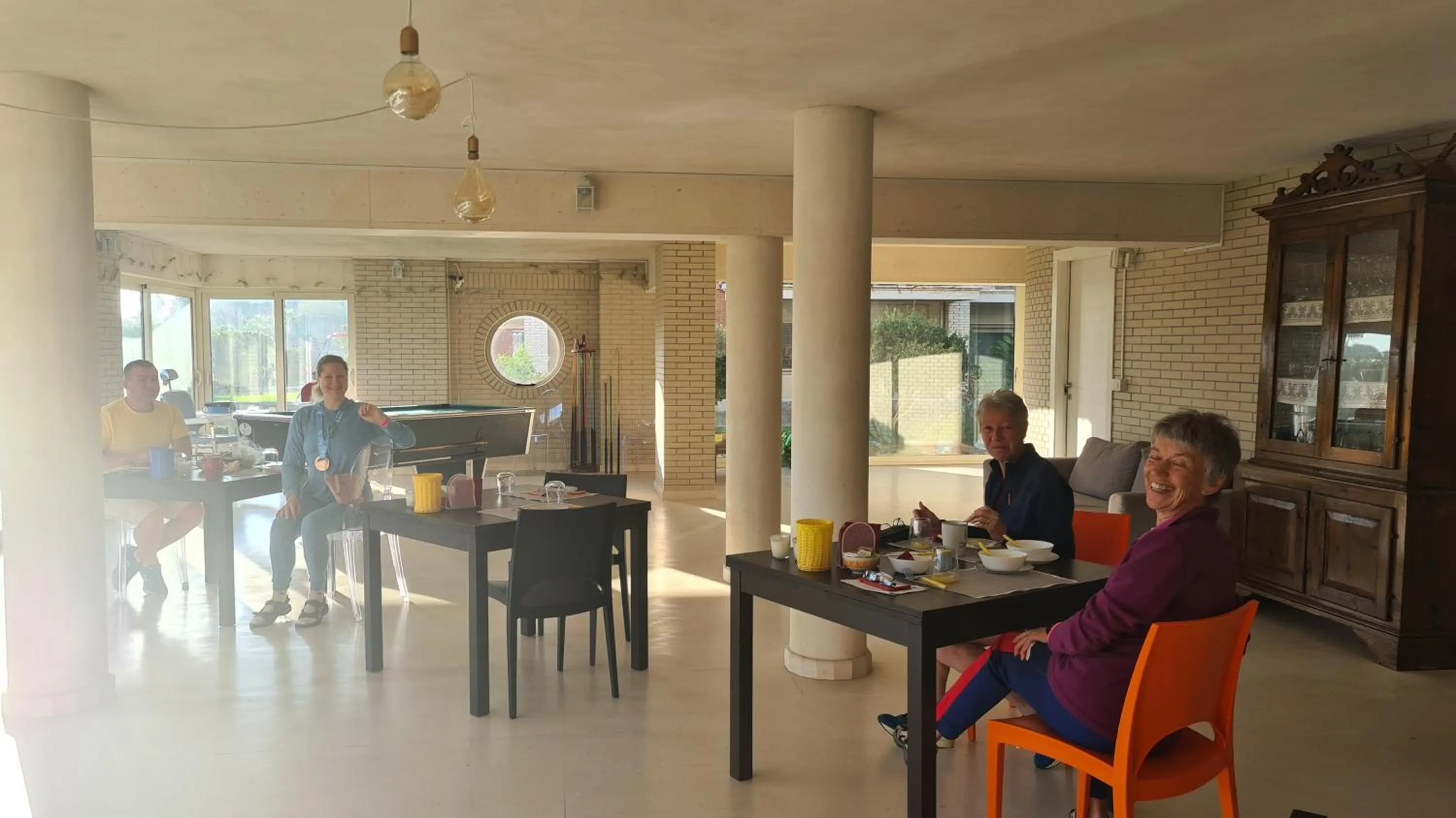 People in il Sorriso di Angelina