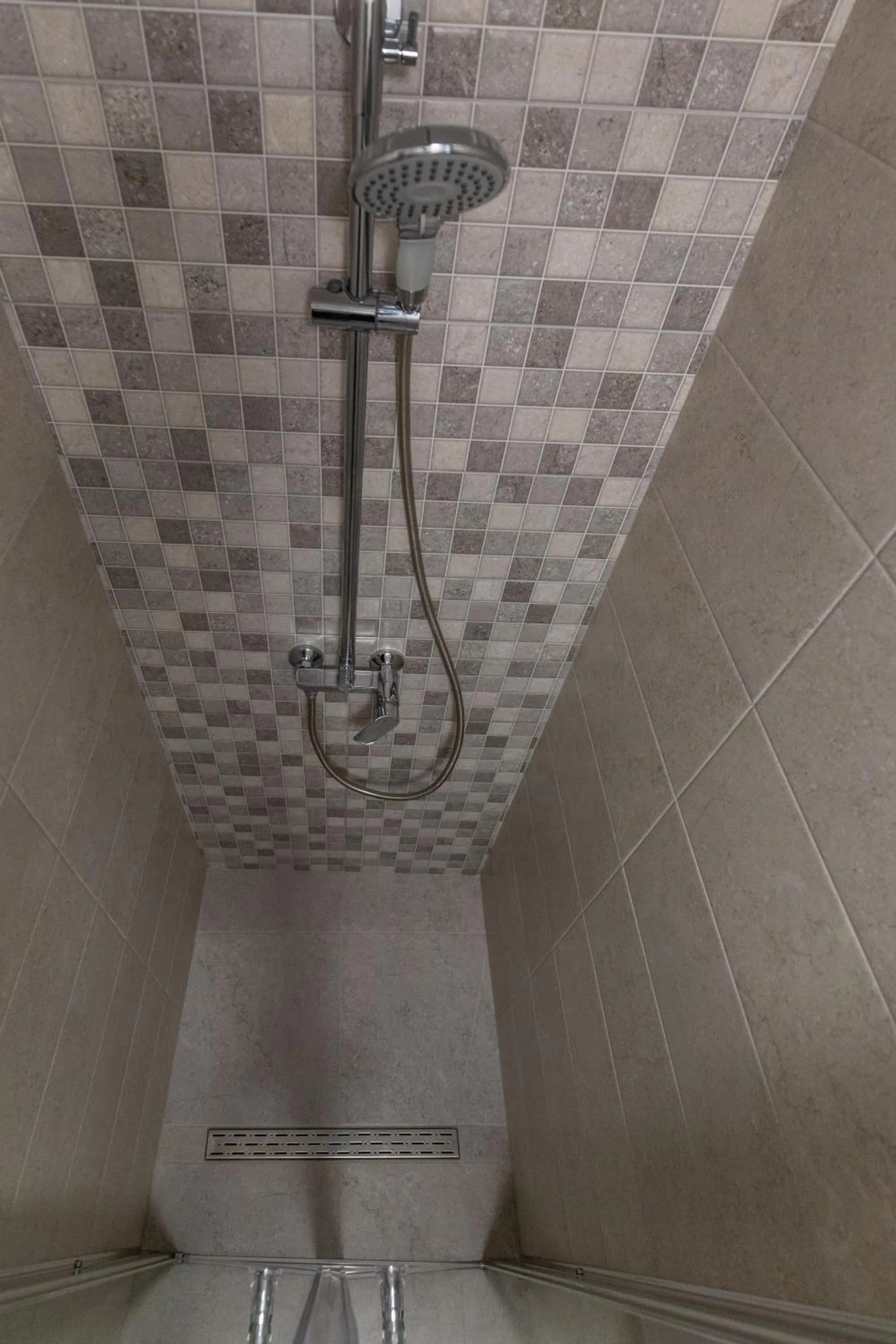 Shower in Apartman Otto