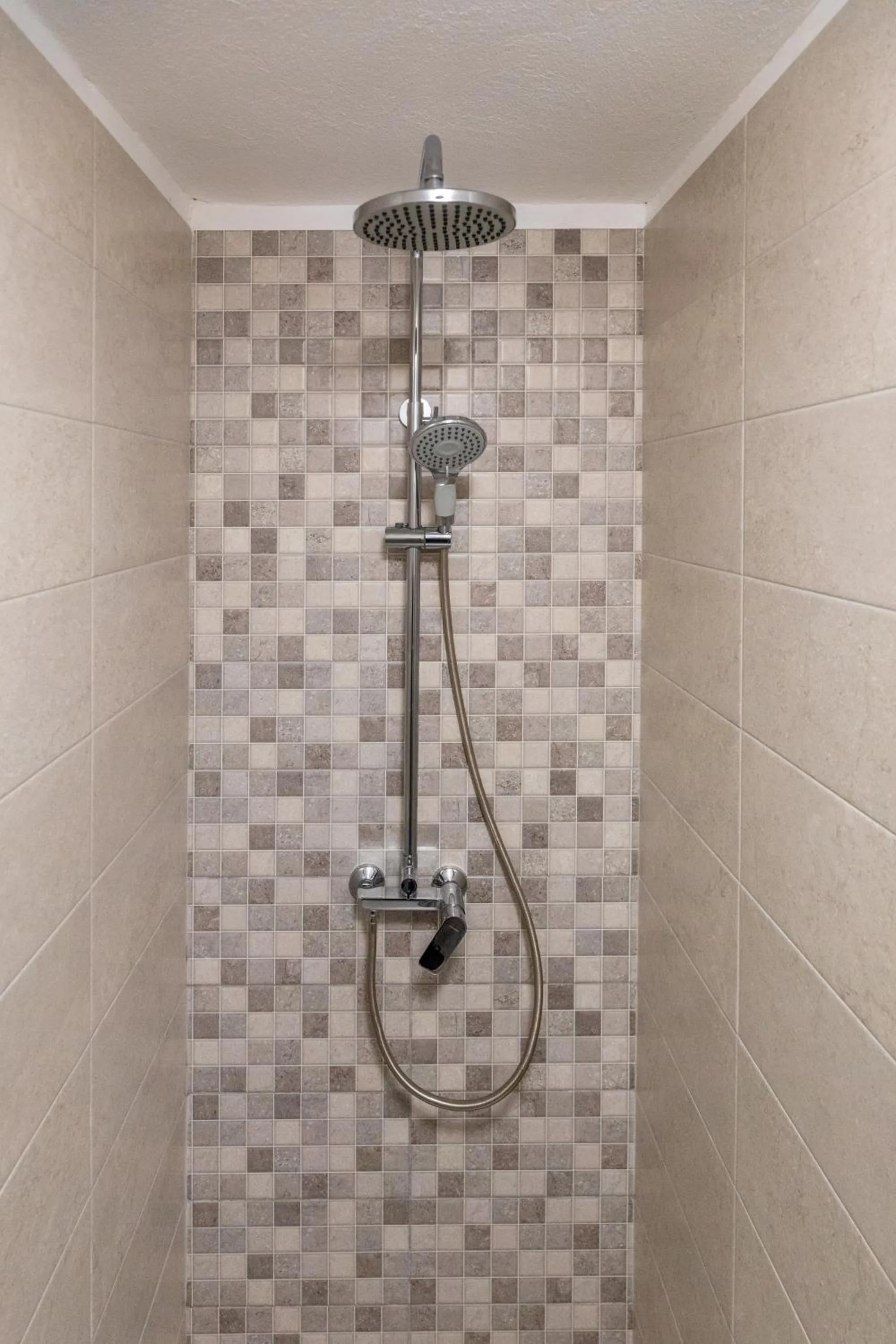 Shower in Apartman Otto