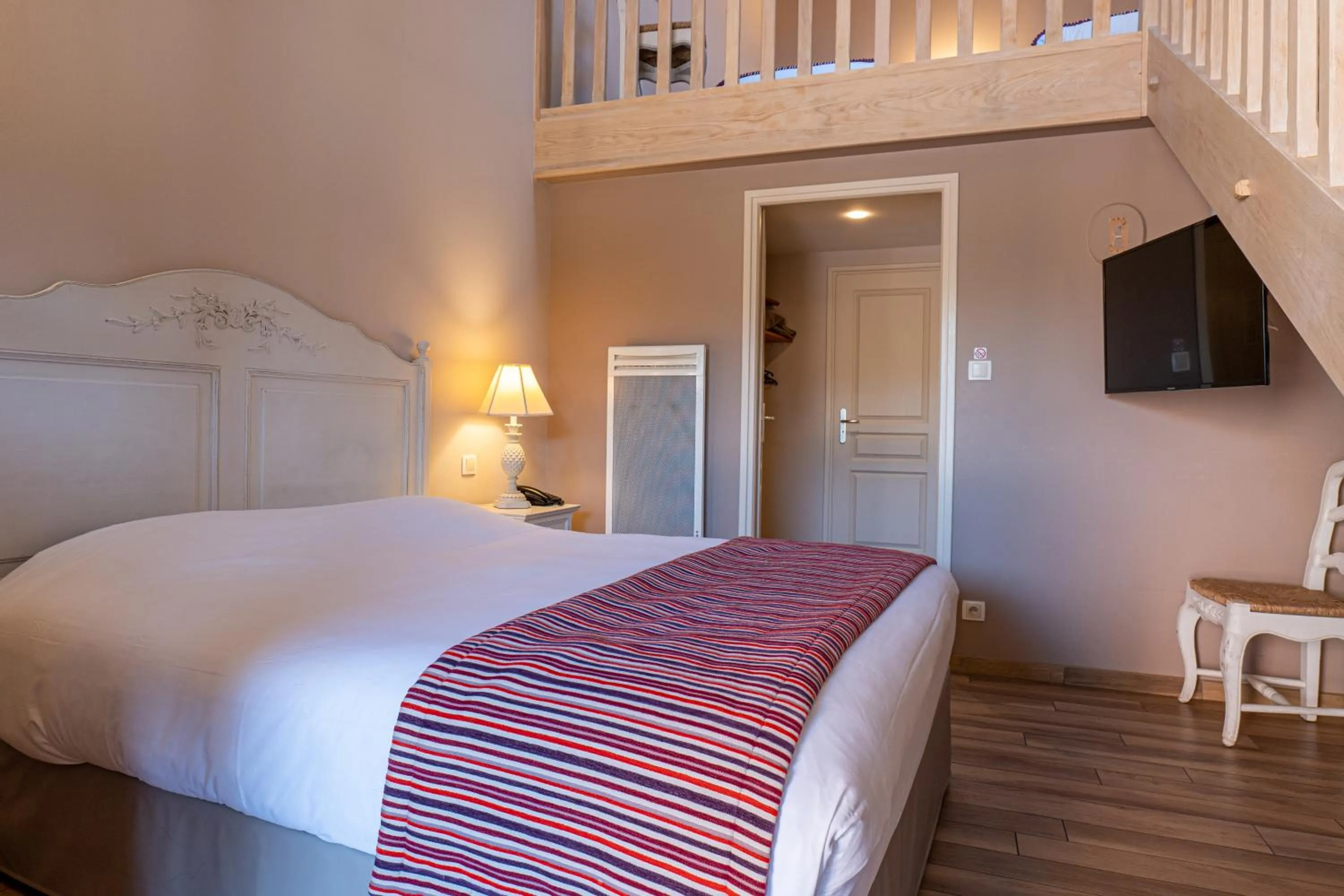 Bedroom, Bed in Hotel Village Motel