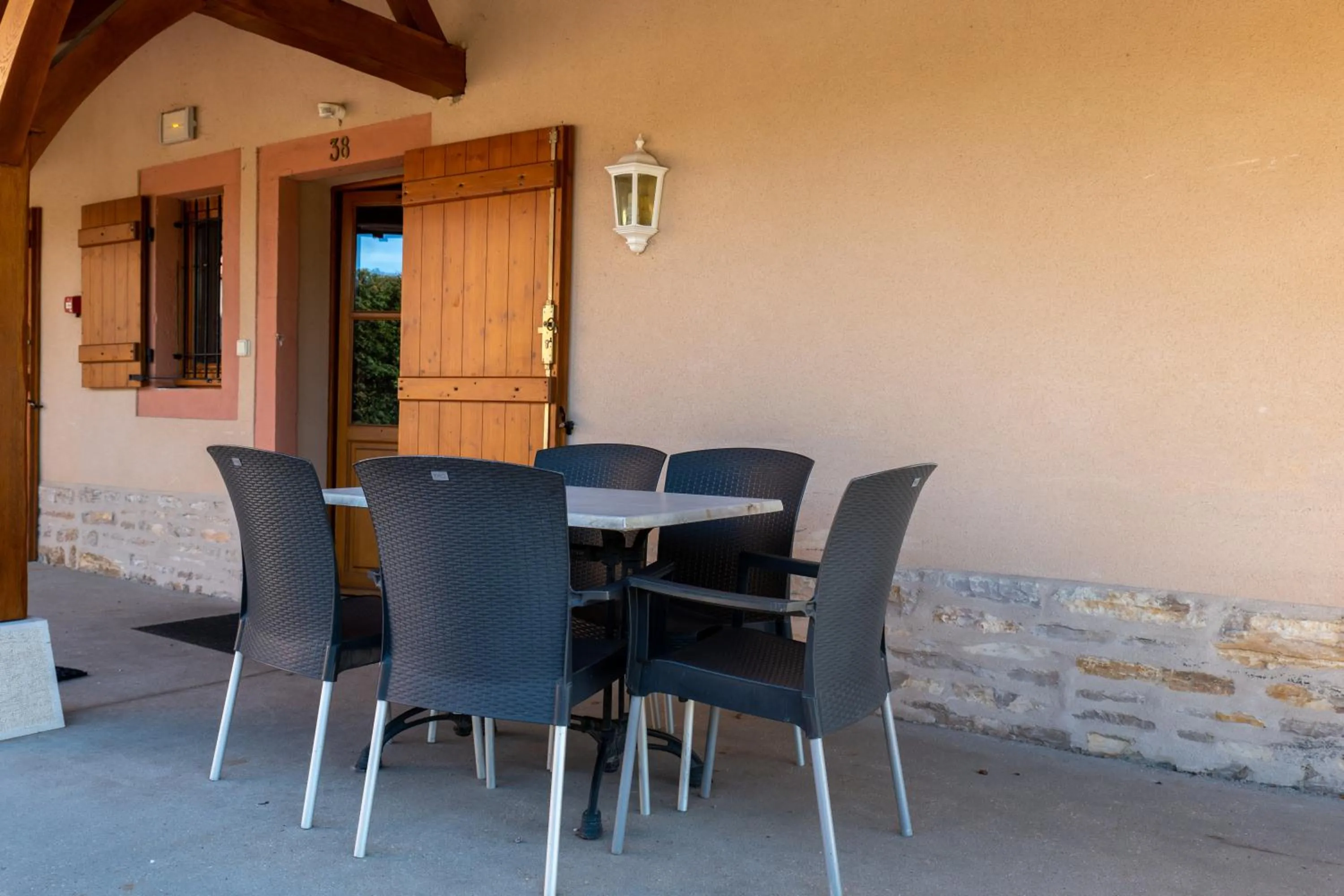 Patio in Hotel Village Motel