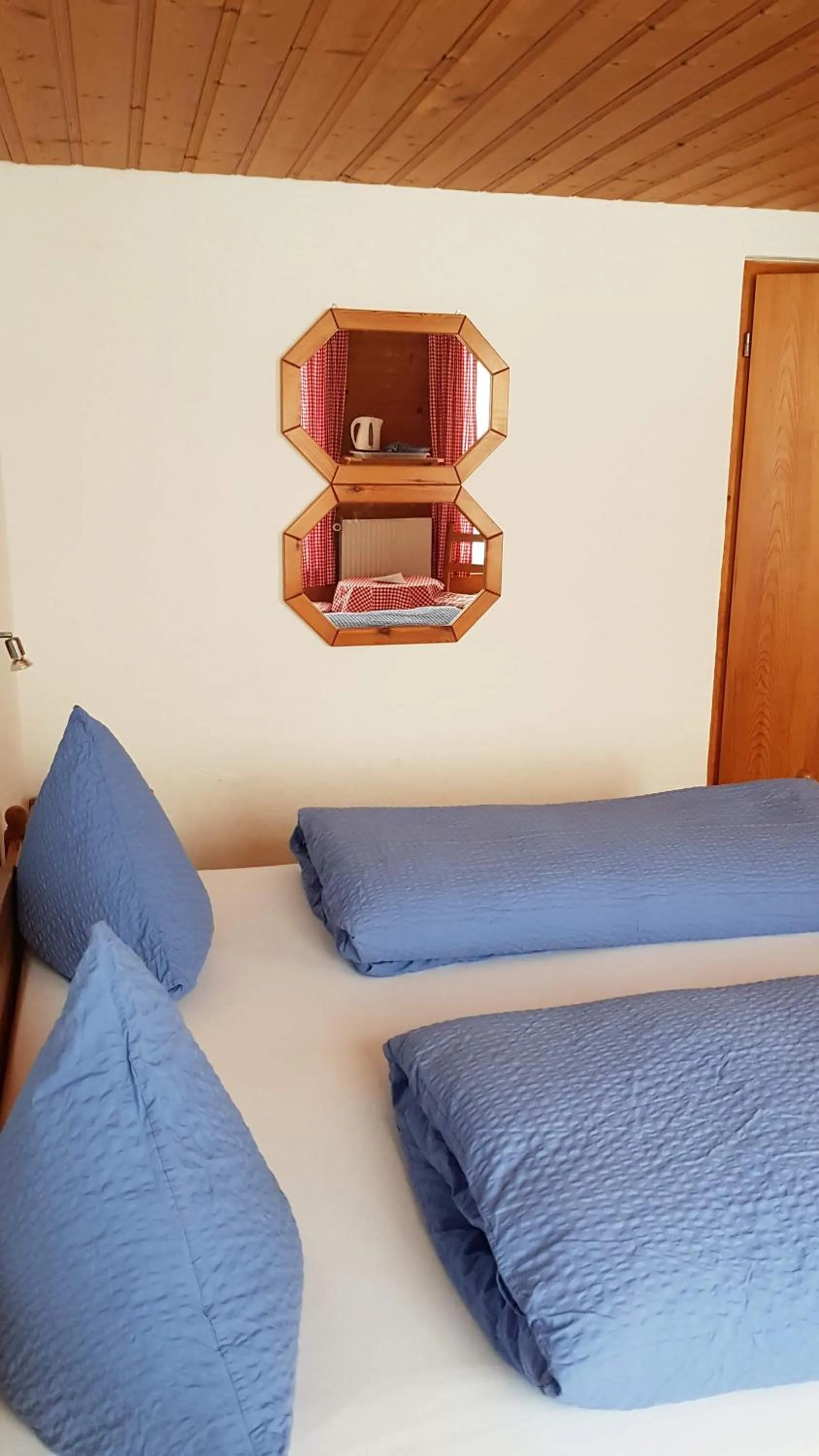 Photo of the whole room, Bed in Gasthof Schoenegg B&B