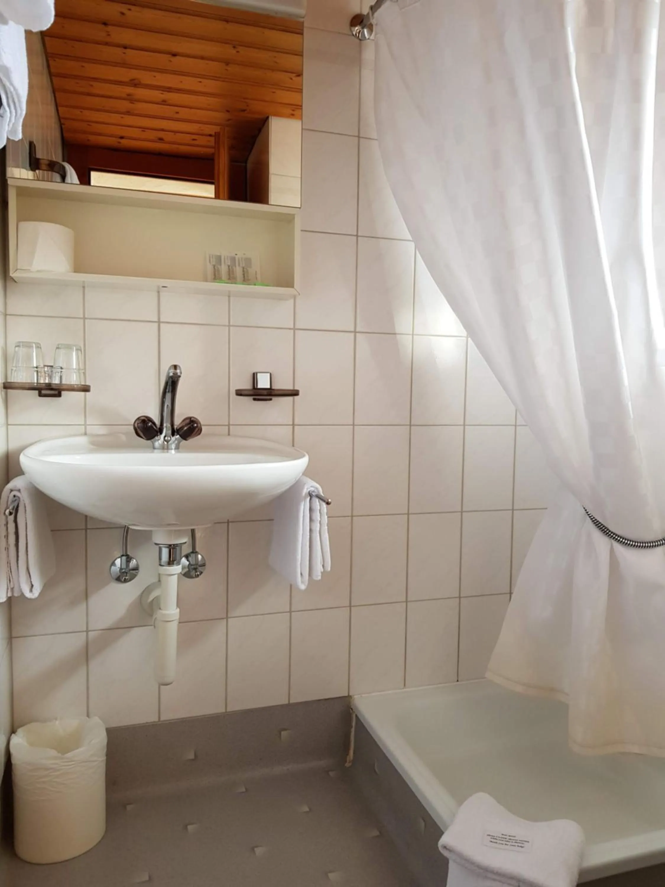 Bathroom in Gasthof Schoenegg B&B