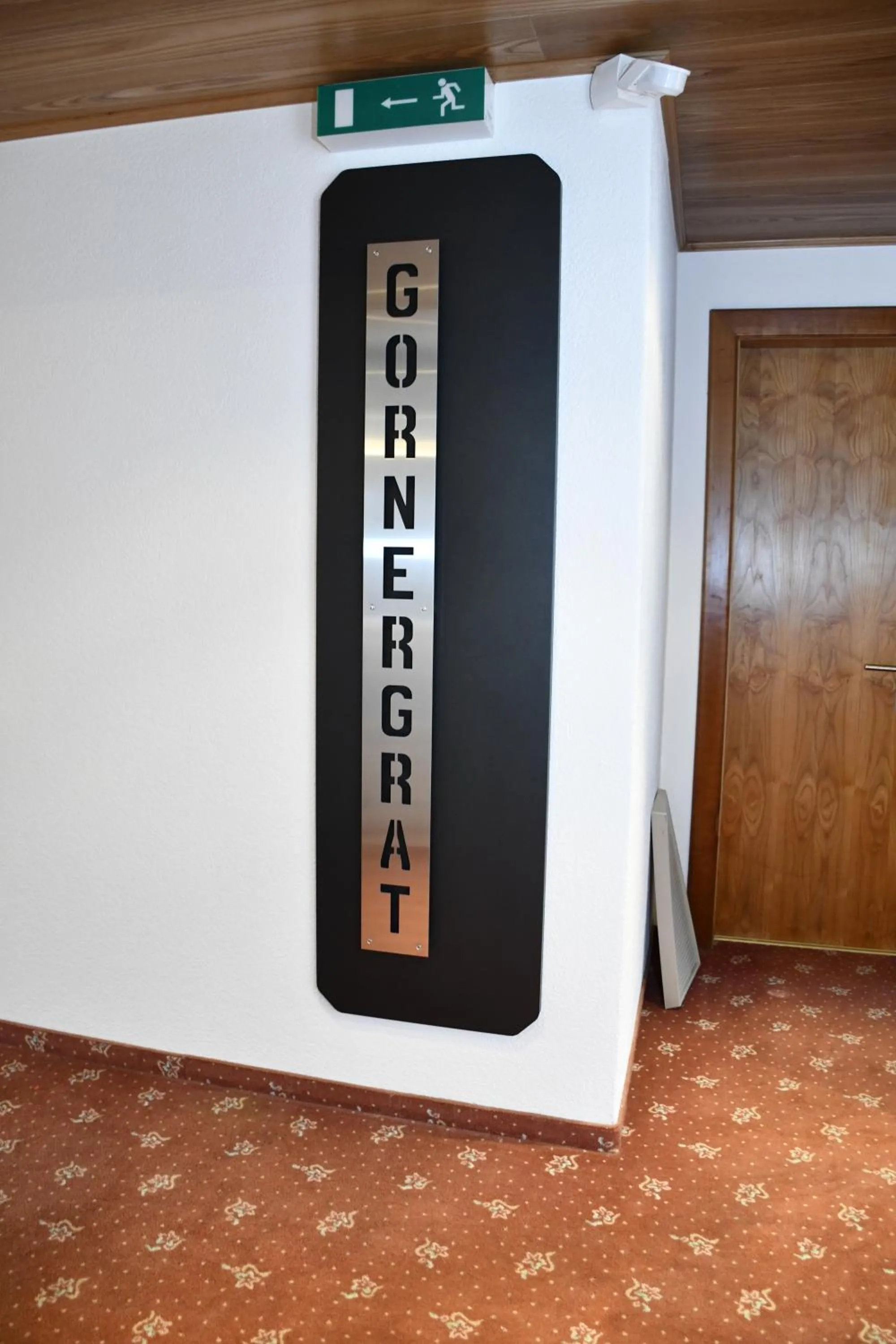 Property logo or sign in Hotel Elite