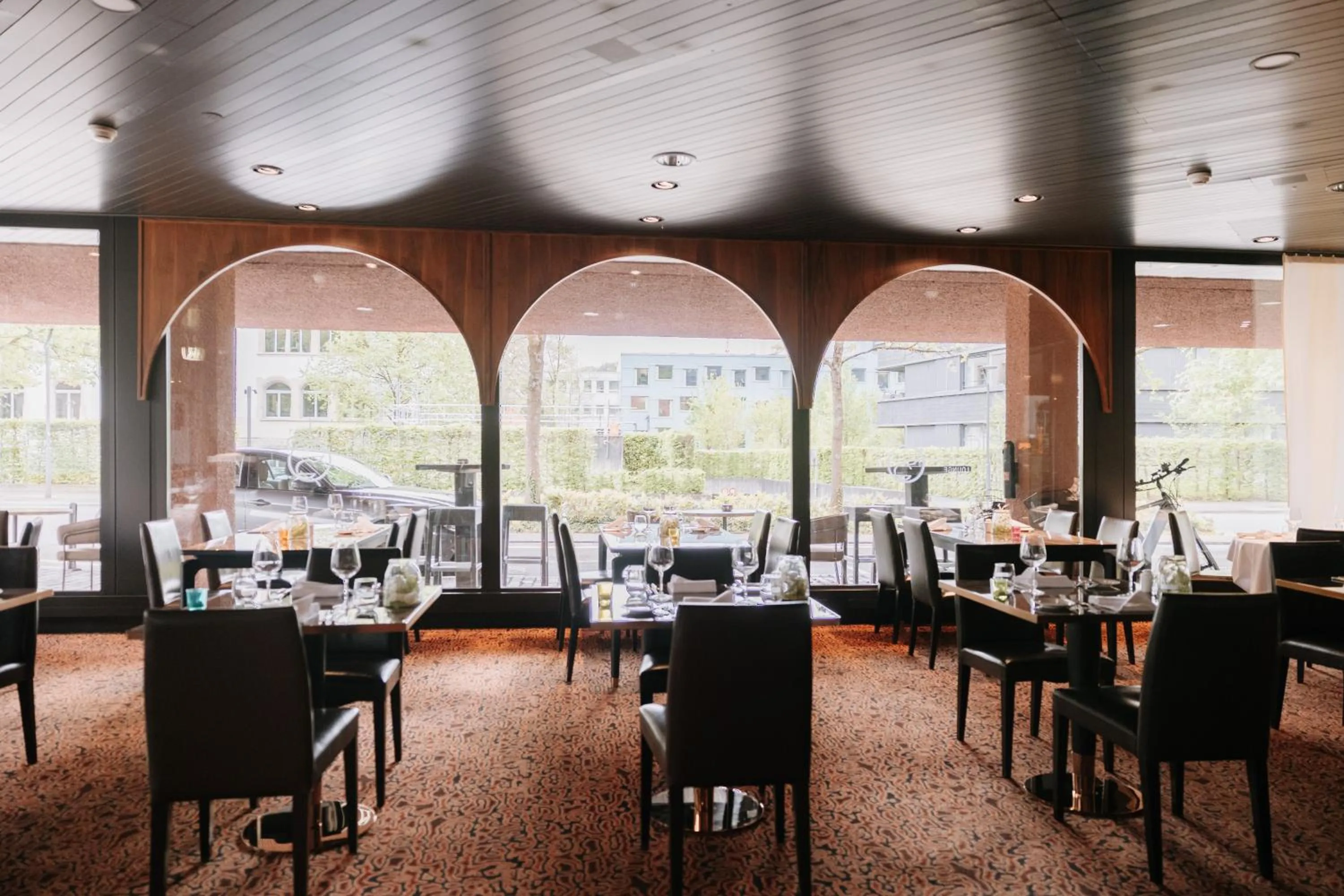 Restaurant/places to eat in Ramada by Wyndham Baden Hotel du Parc