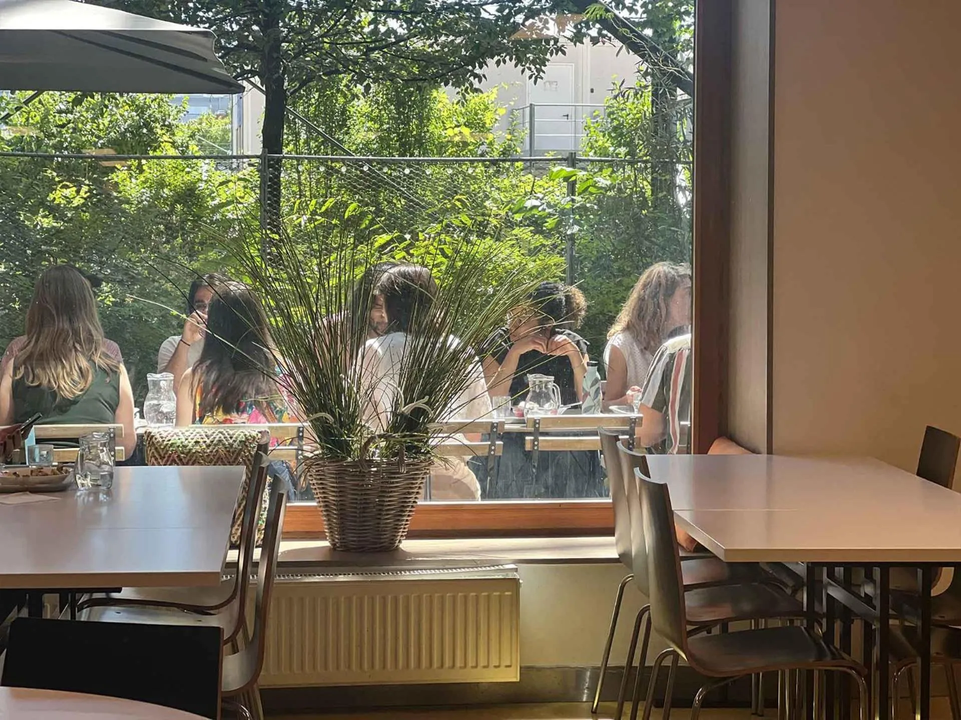 Restaurant/places to eat in Auberge de Jeunesse HI Paris Yves Robert