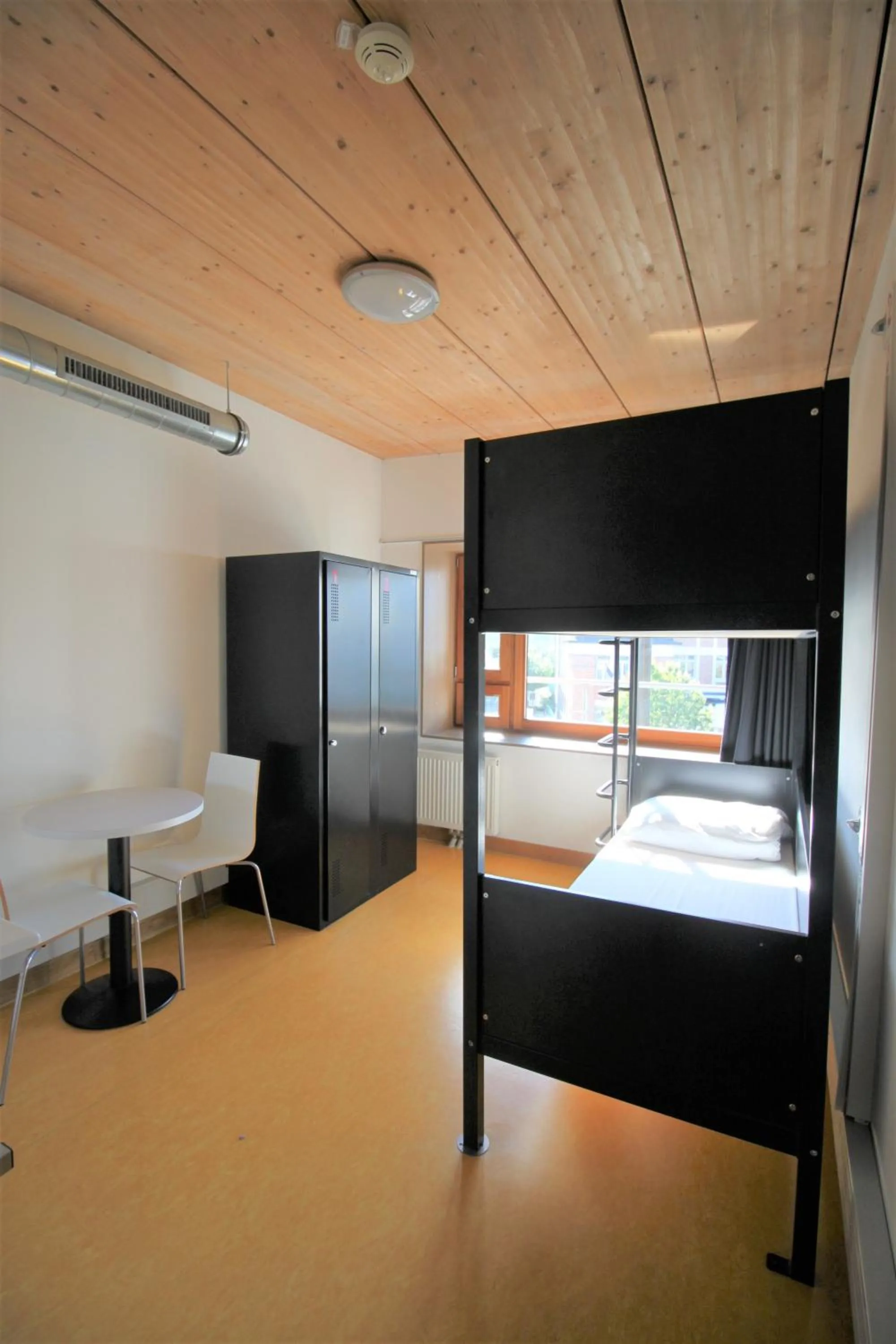 2-Bed Room with Shower - single occupancy in Auberge de Jeunesse HI Paris Yves Robert