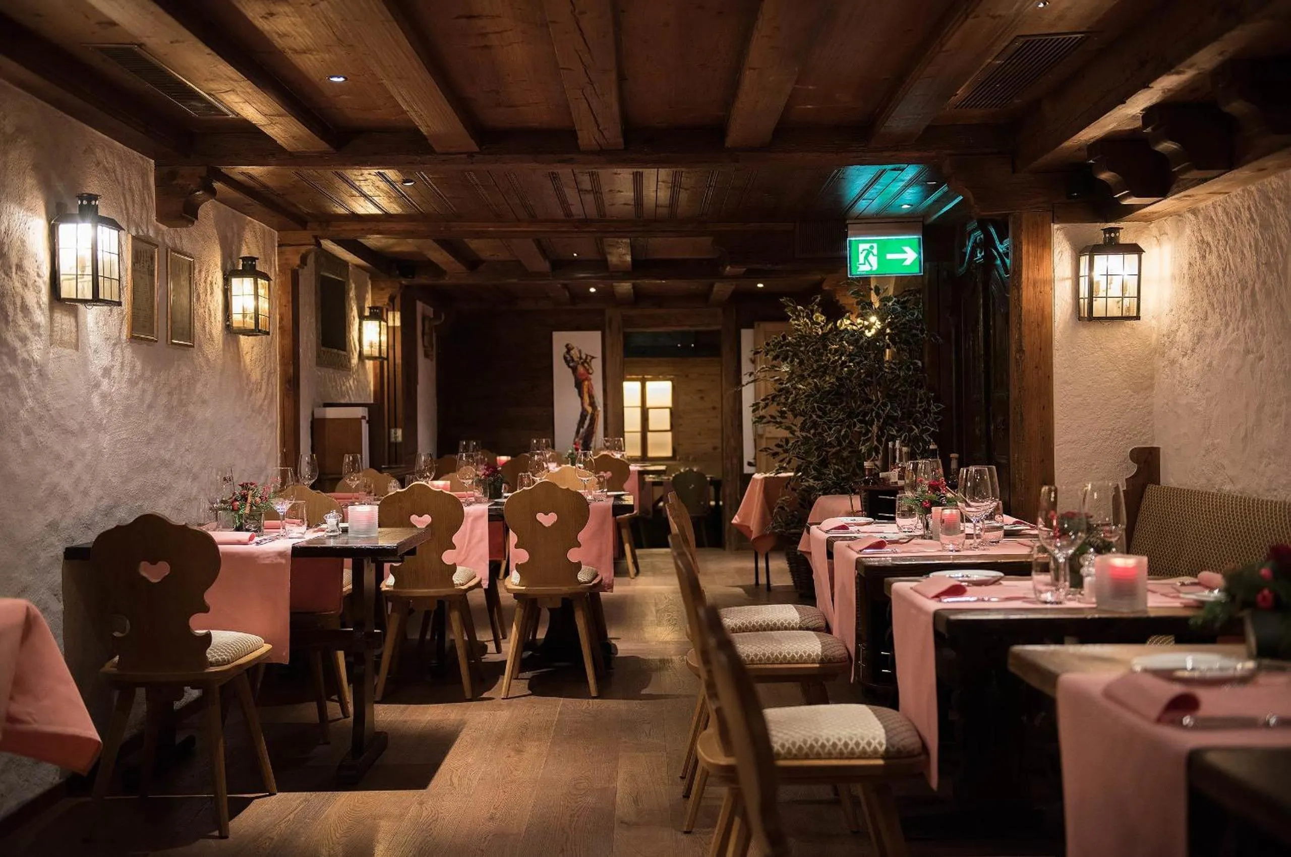 Restaurant/places to eat in Hotel Olden