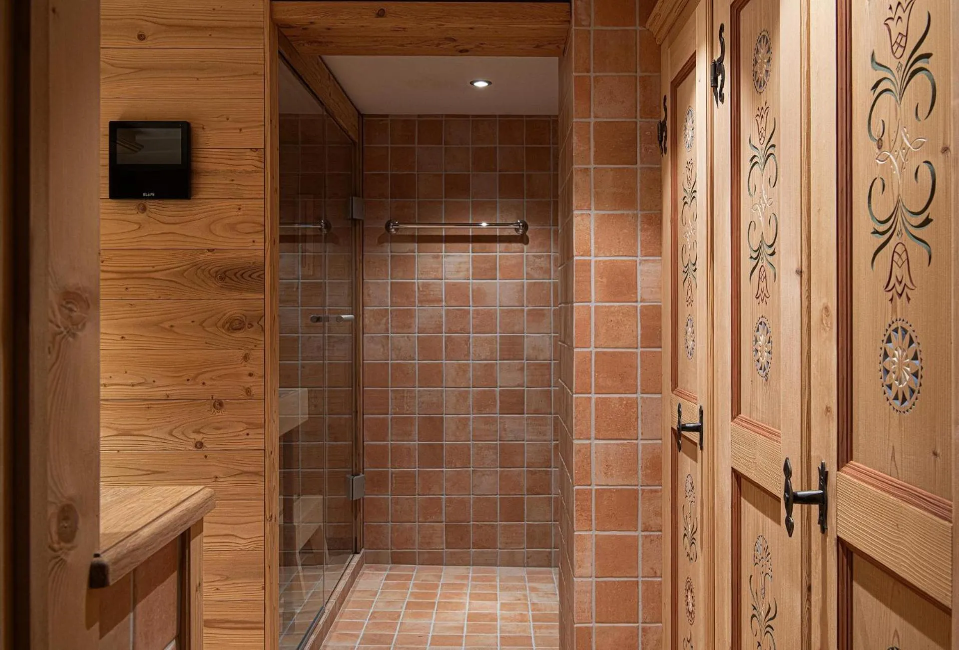 Shower in Hotel Olden