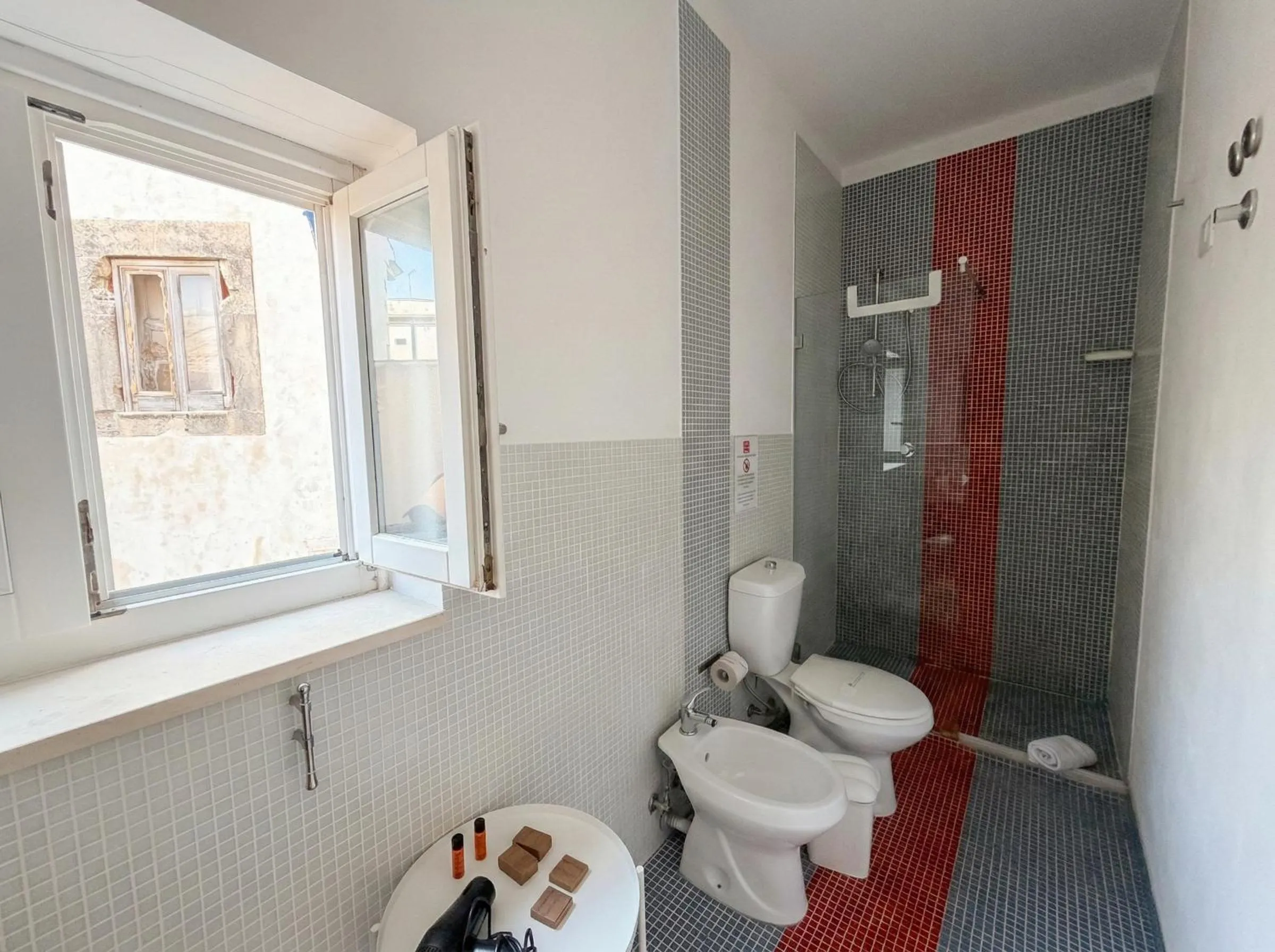 Shower in Ortigia Mastrarua rooms