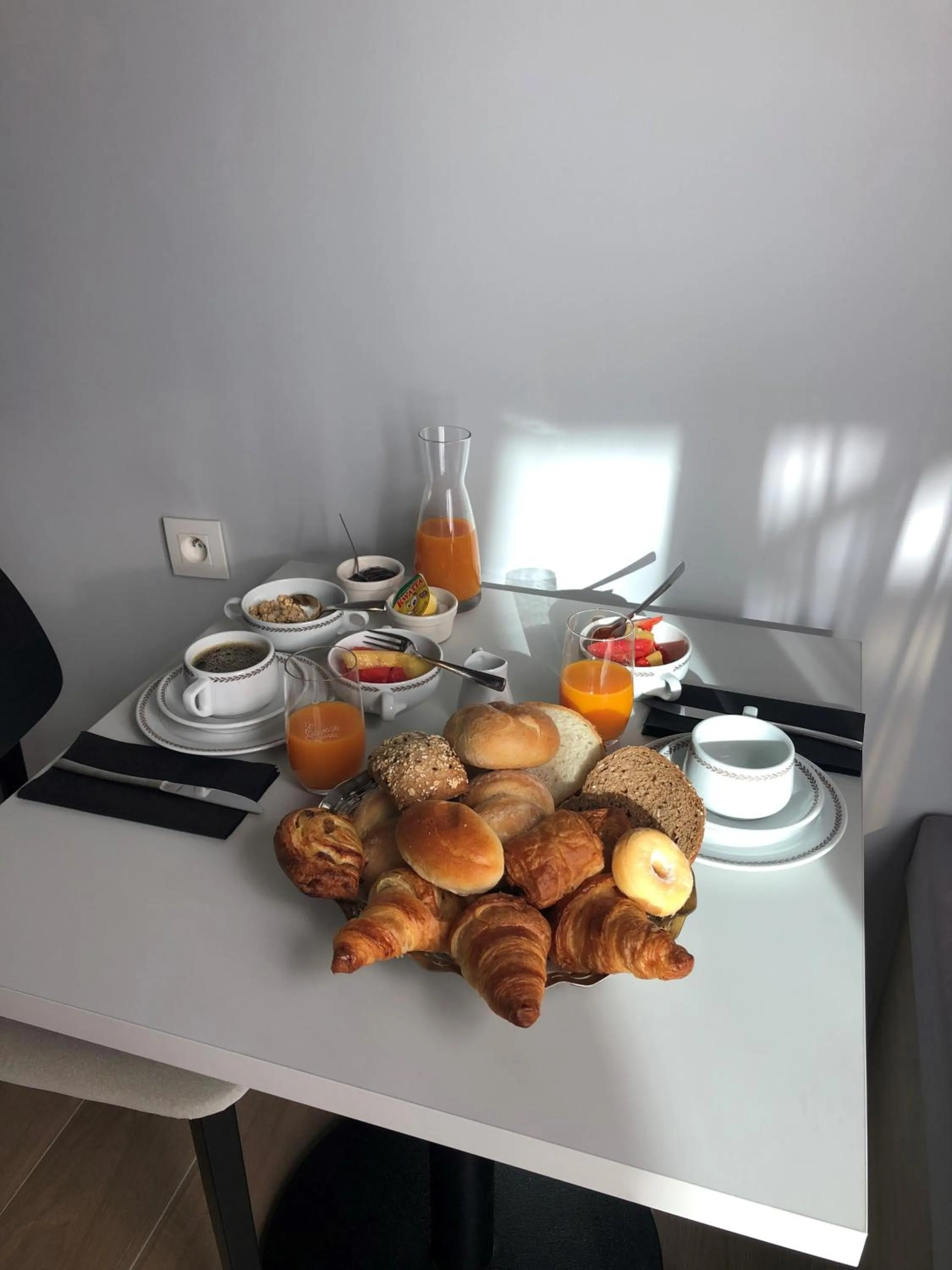 Breakfast in HOTEL LEHOUCK