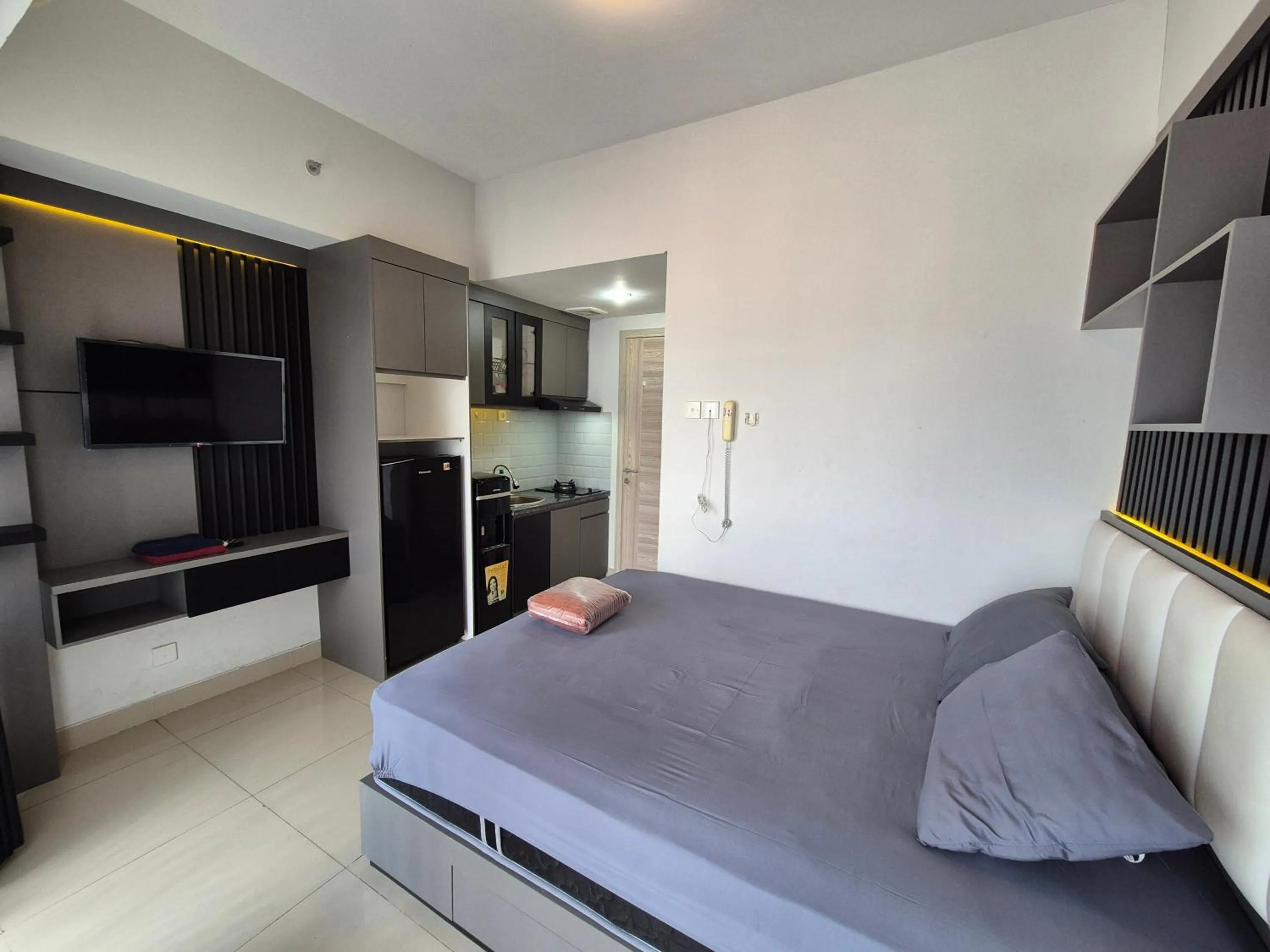 One-Bedroom Apartment in Apartemen Taman Melati Yogyakarta by ArFe Room
