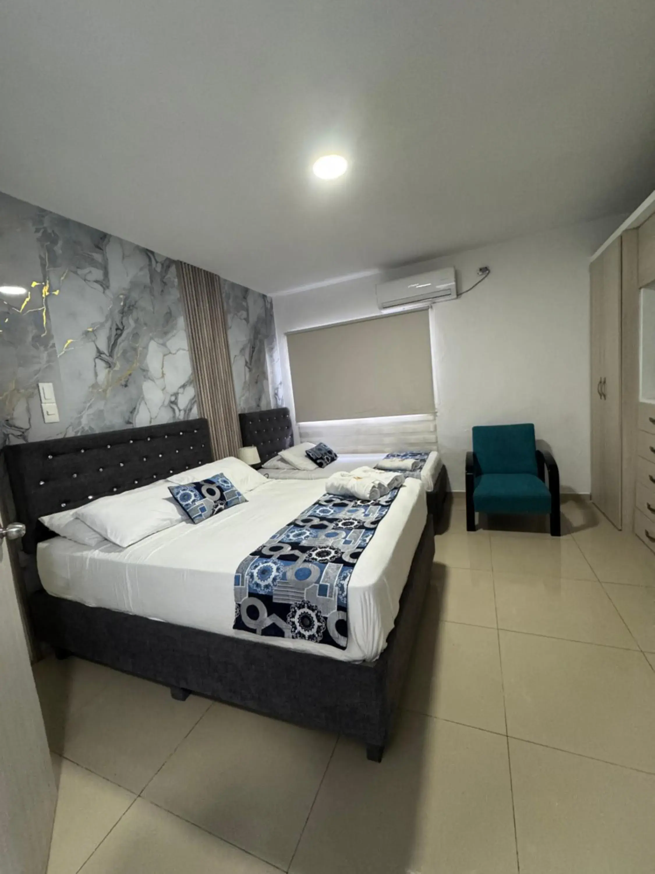 Triple Room with Private Bathroom in Mar de Indias House Triple Room with Private Bathroom in Mar de Indias House