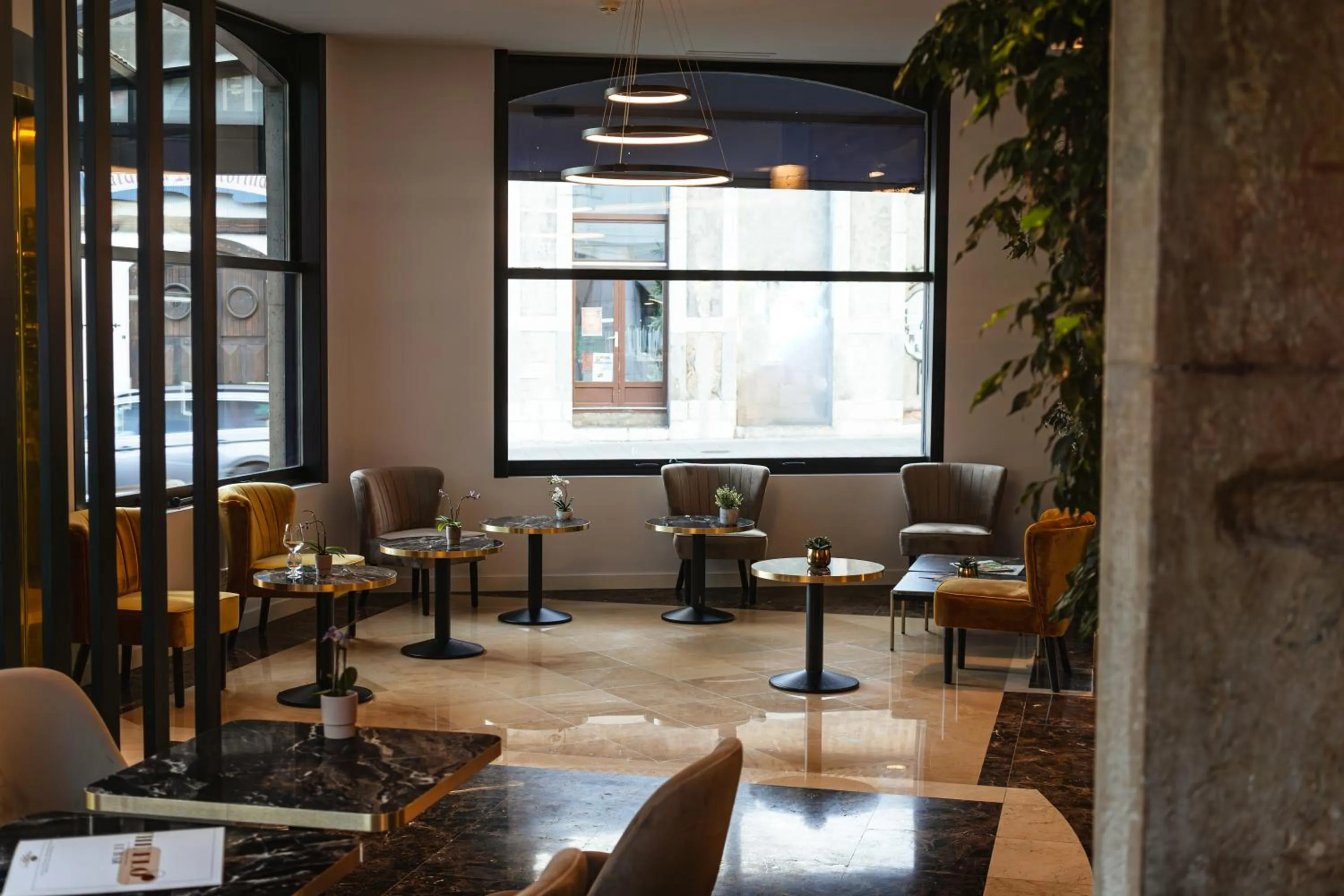 Lobby or reception in Hotel Montbrillant