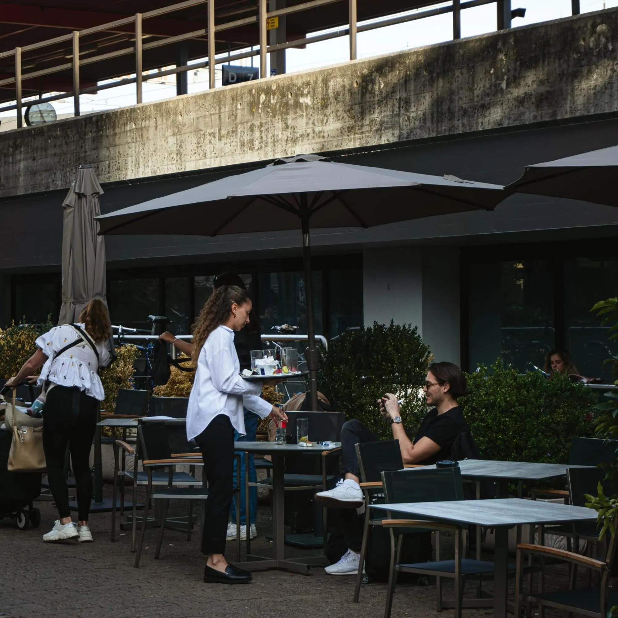 Lounge or bar in Hotel Montbrillant