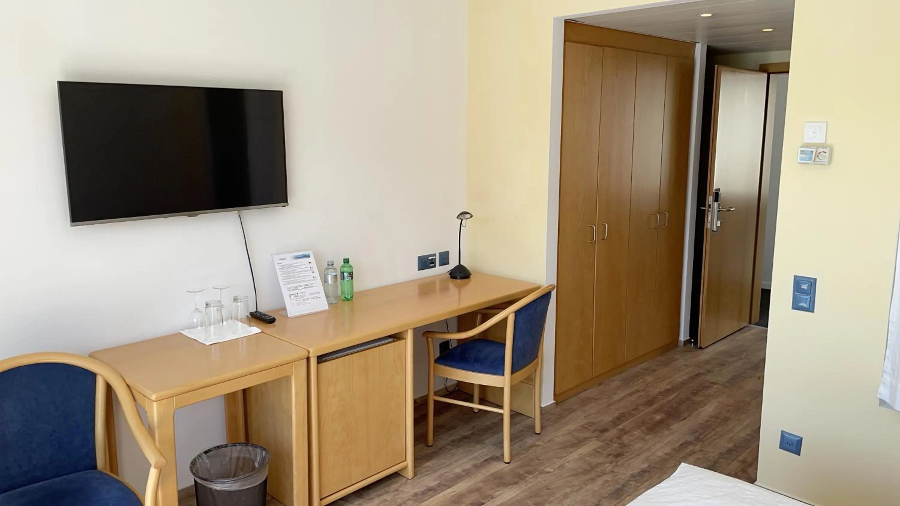 Bedroom in Tresa Bay Hotel