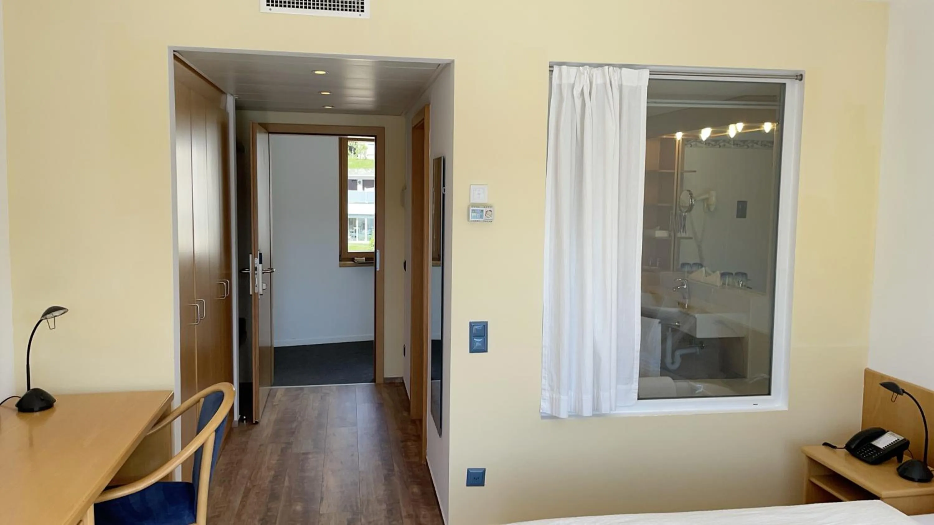 Bedroom, Bed in Tresa Bay Hotel