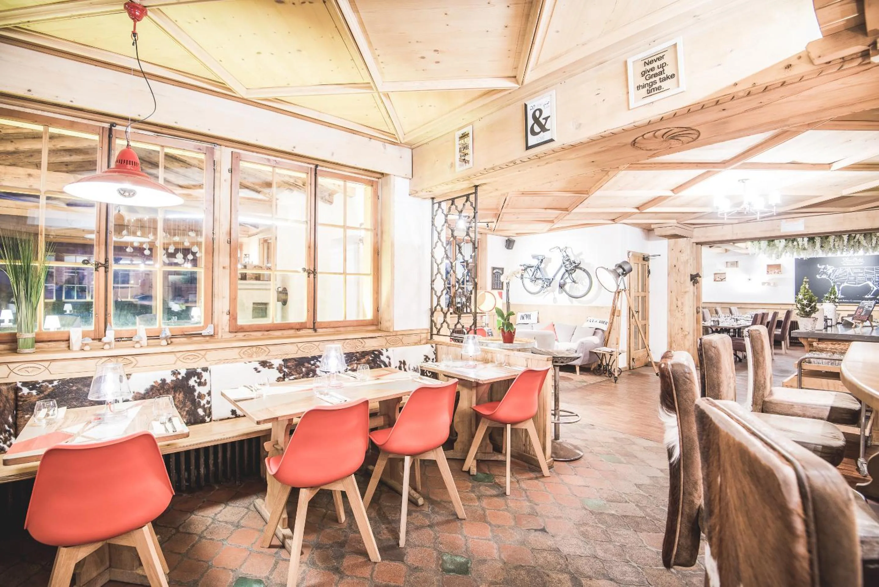 Restaurant/places to eat in Boutique Hotel Beau-Séjour & Spa Superior