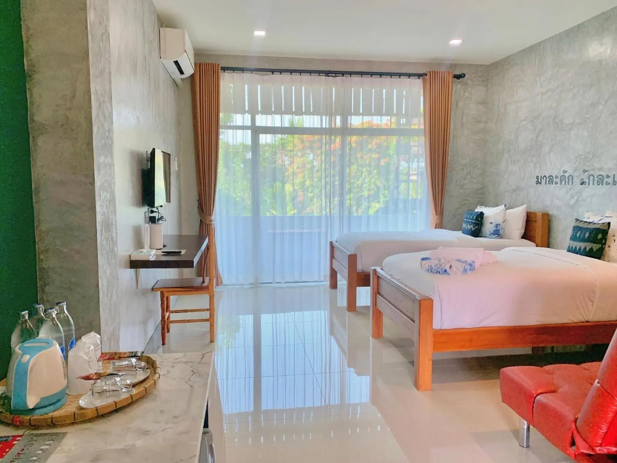 Standard Twin Room with Sofa in Hug Sakhonnakhon Hotel Standard Twin Room with Sofa in Hug Sakhonnakhon Hotel