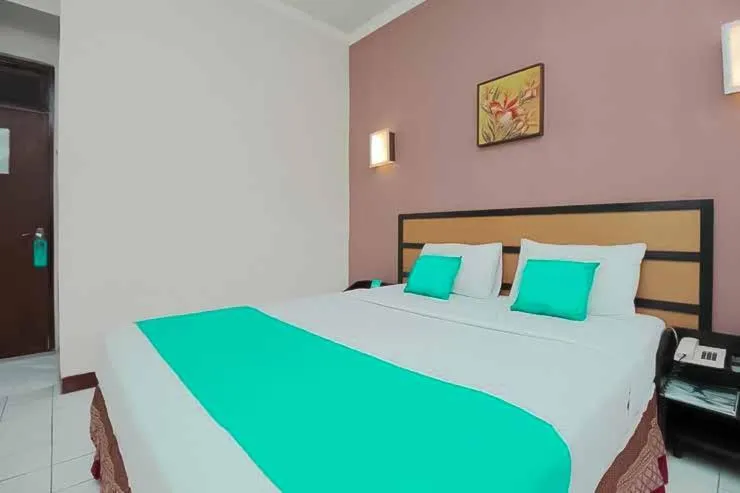 Bedroom, Bed in Hotel Lestari Near Lippo Plaza Mall Jember