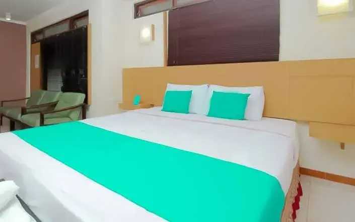 Bedroom, Bed in Hotel Lestari Near Lippo Plaza Mall Jember Bedroom, Bed in Hotel Lestari Near Lippo Plaza Mall Jember
