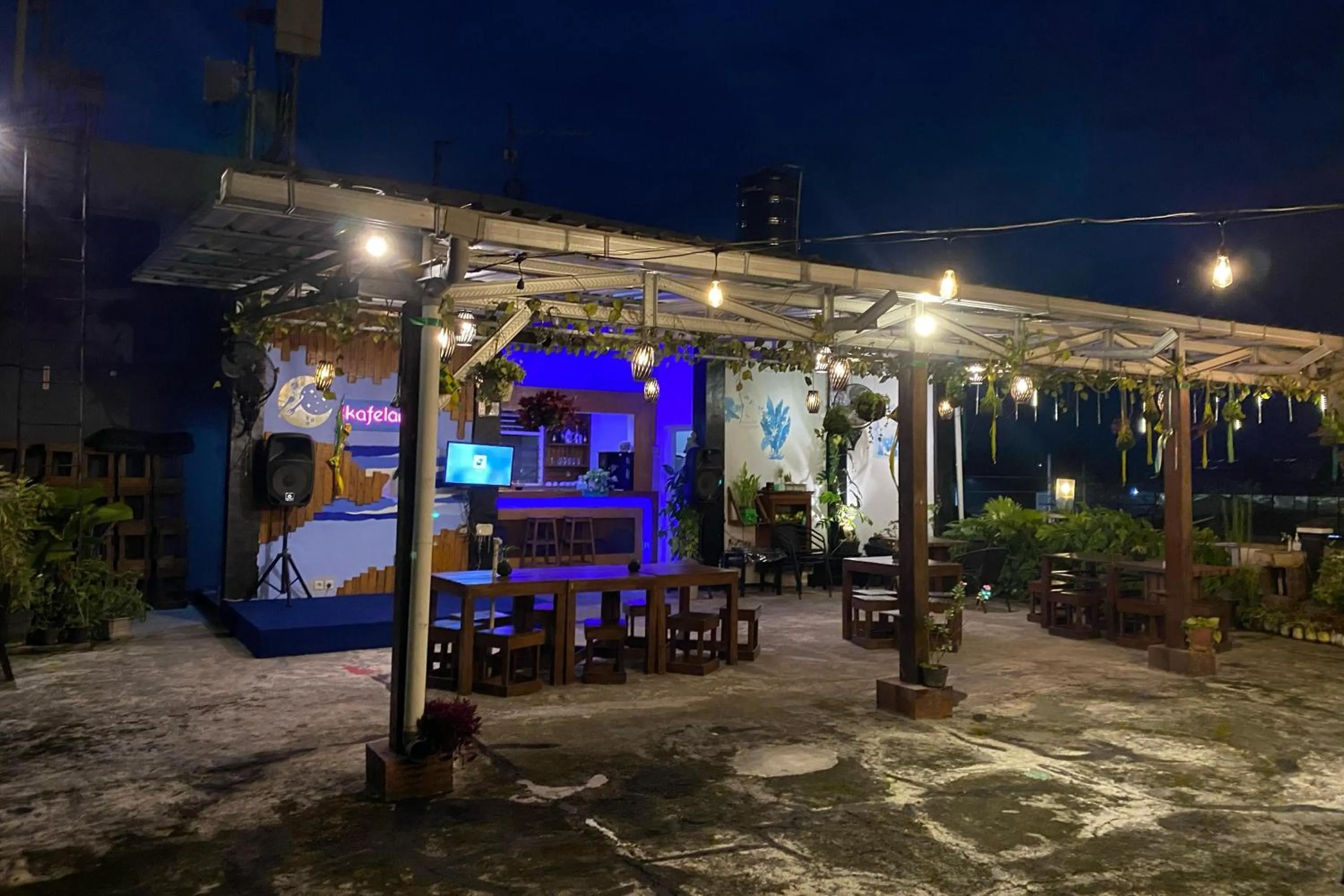 Restaurant/places to eat in Hotel Lestari