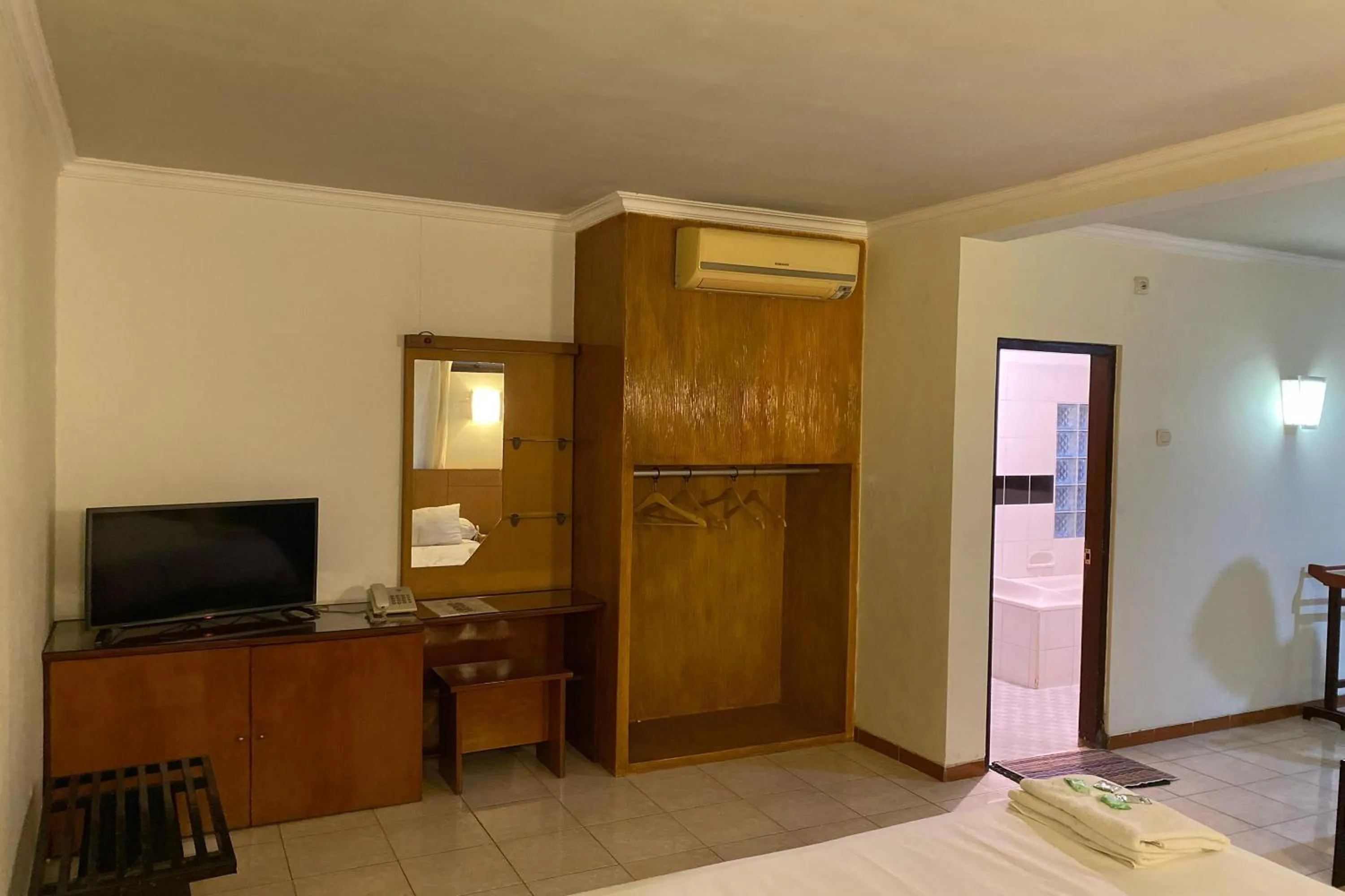 Bedroom, Bed in Hotel Lestari