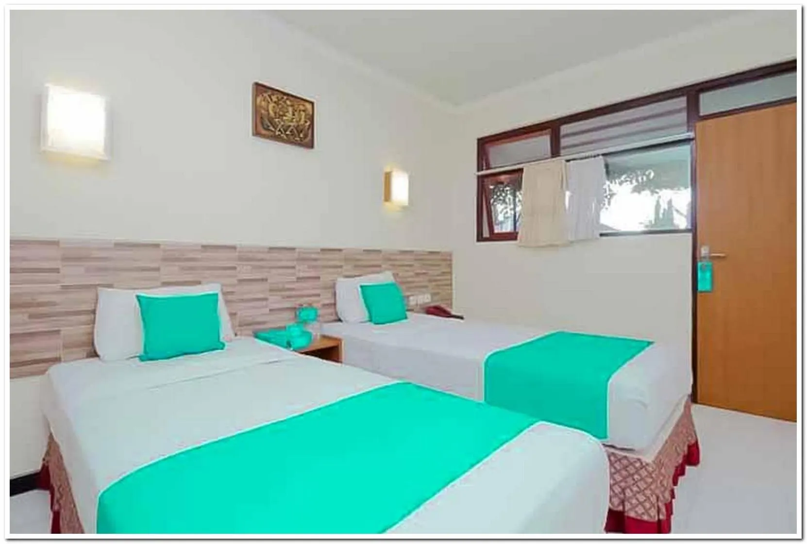 Deluxe Twin Room in Hotel Lestari Near Lippo Plaza Mall Jember