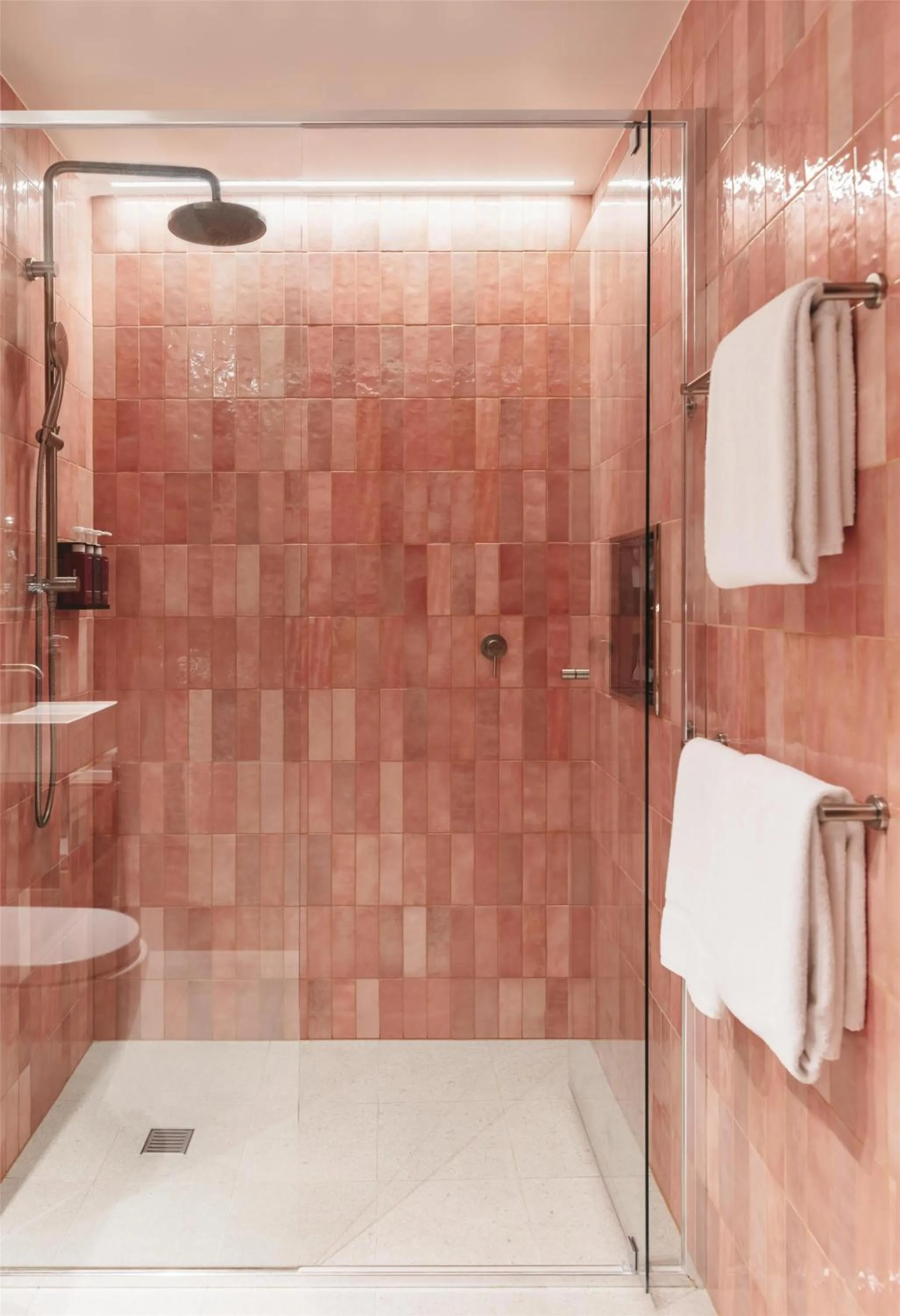 Bathroom in Quincy Hotel Melbourne