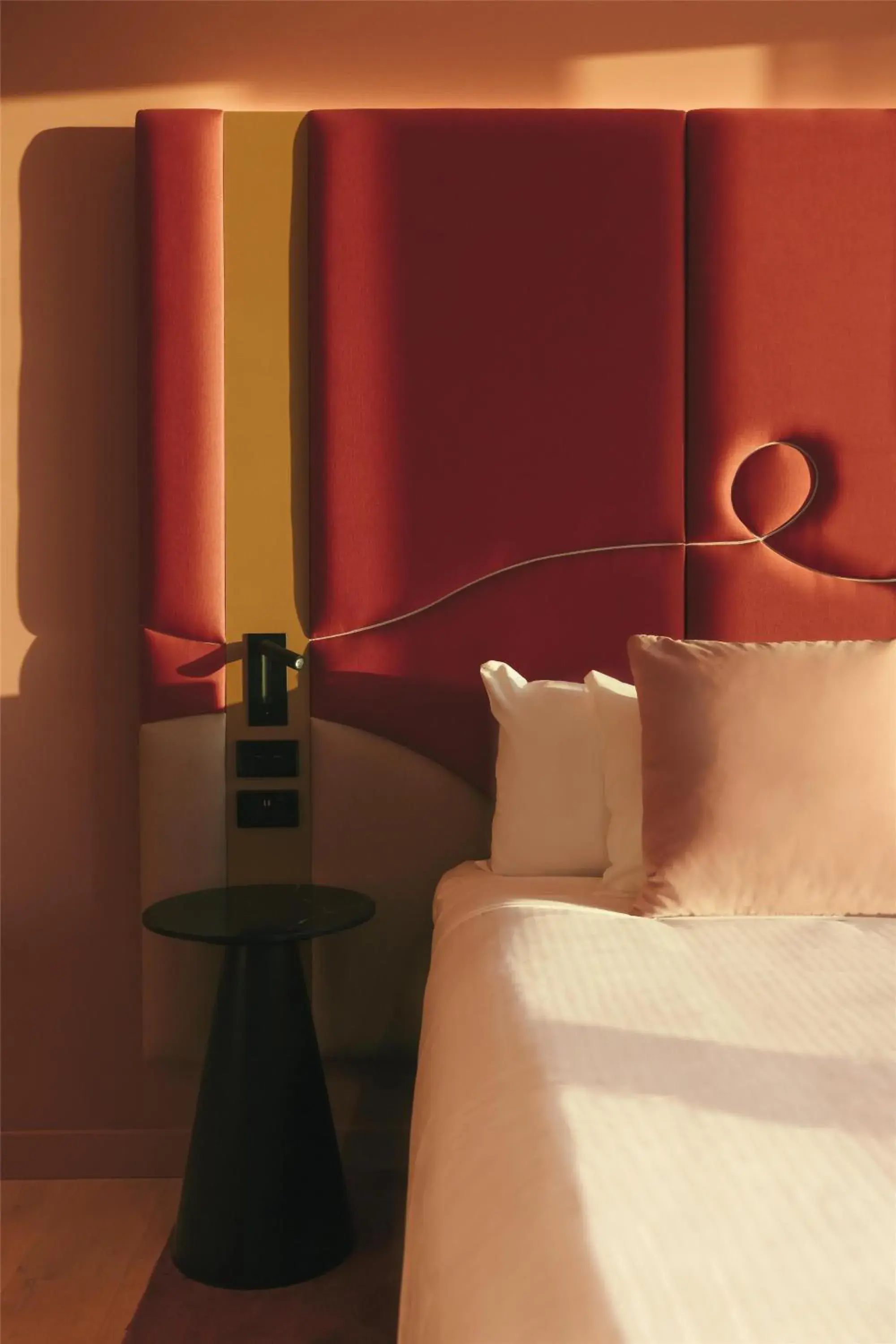 Bedroom, Bed in Quincy Hotel Melbourne Bedroom, Bed in Quincy Hotel Melbourne