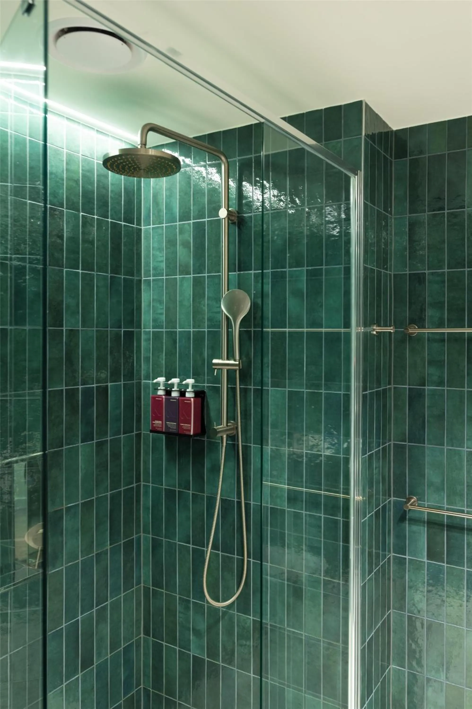 Bathroom in Quincy Hotel Melbourne