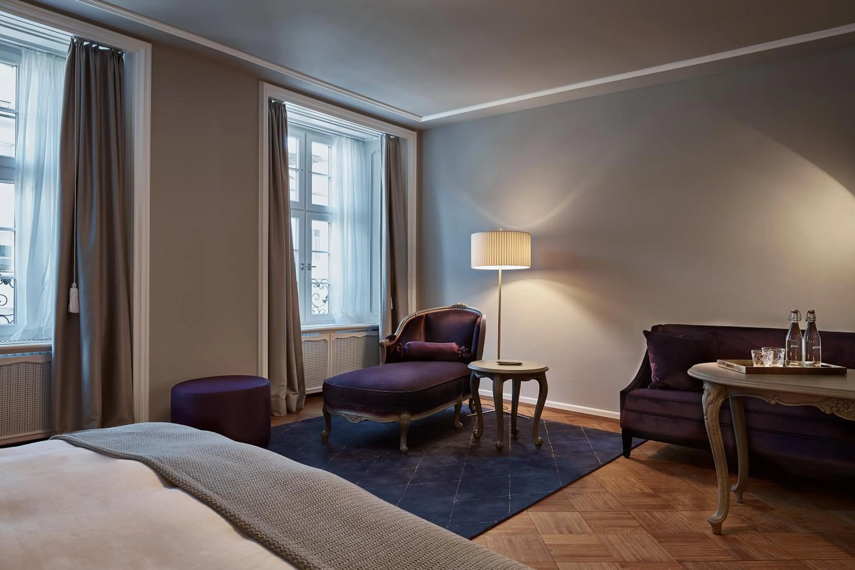 Living room, Bed in Boutique Hotel La Couronne