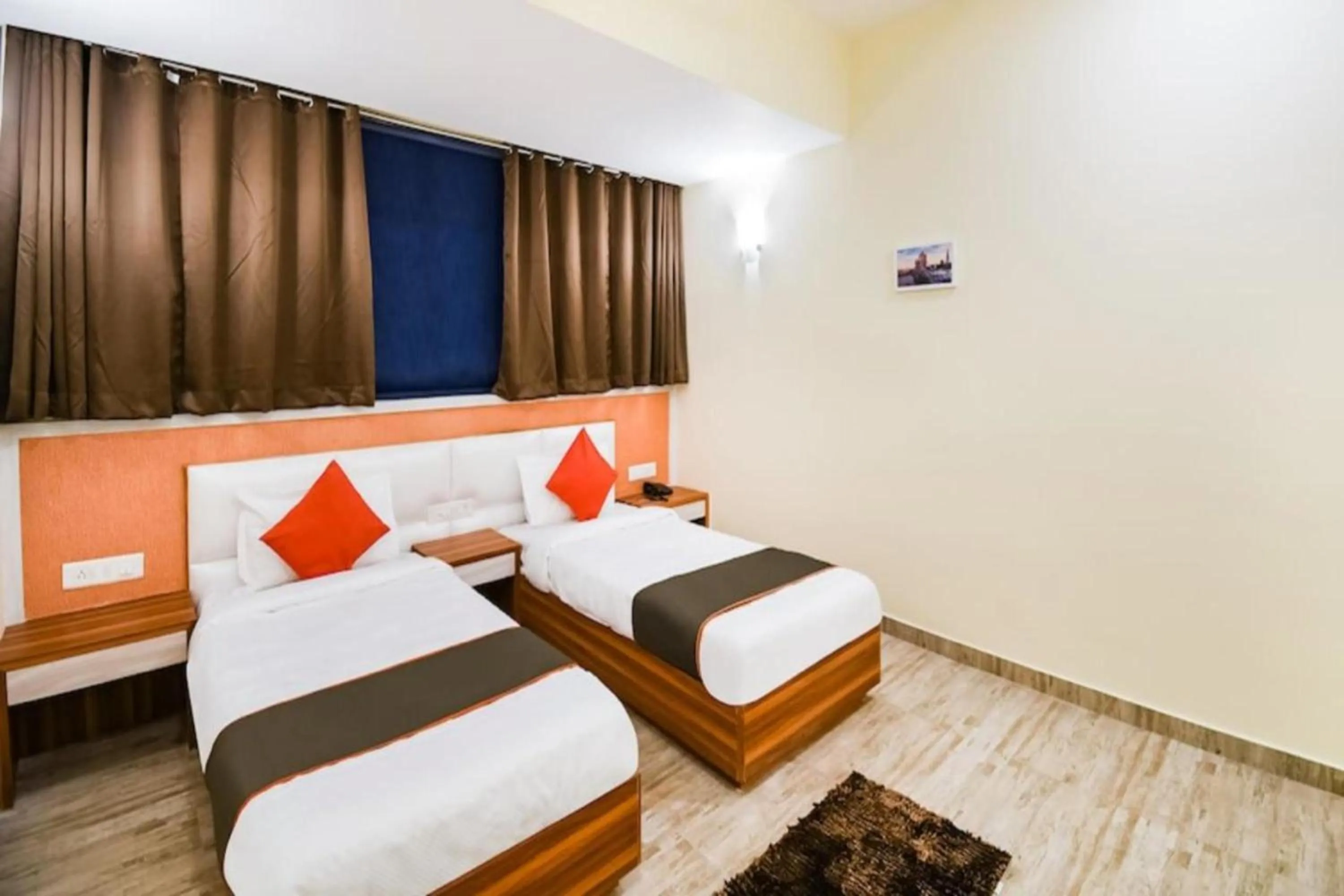 Bed in Hotel Golden - I