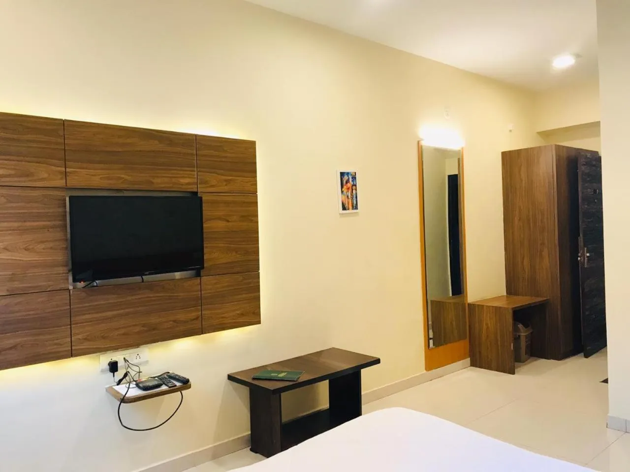 Bed in Hotel Golden - I