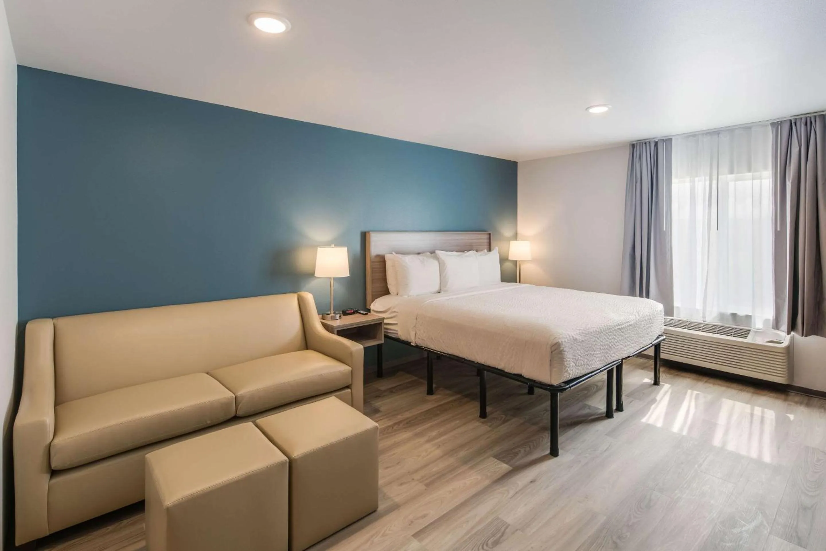 Photo of the whole room, Bed in WoodSpring Suites Tri-Cities Richland