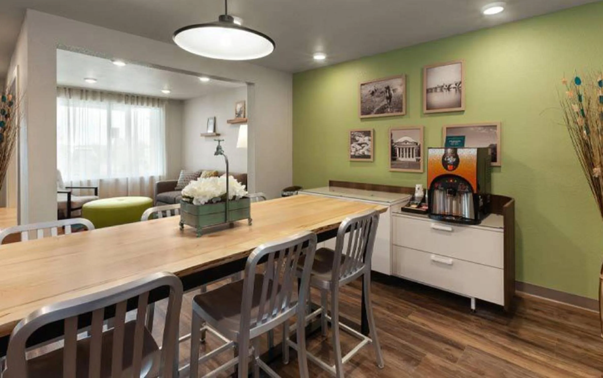 Dining area in WoodSpring Suites Chattanooga